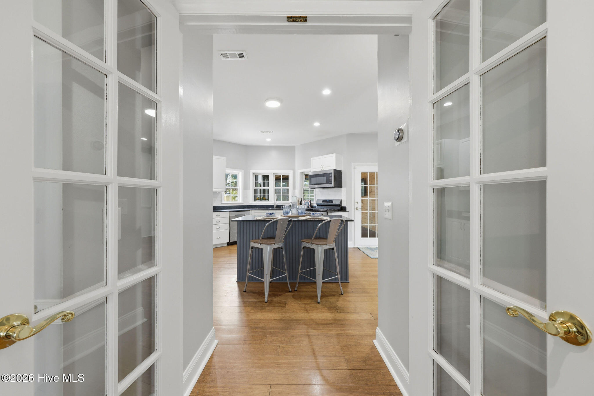 100565537 | Photo 36