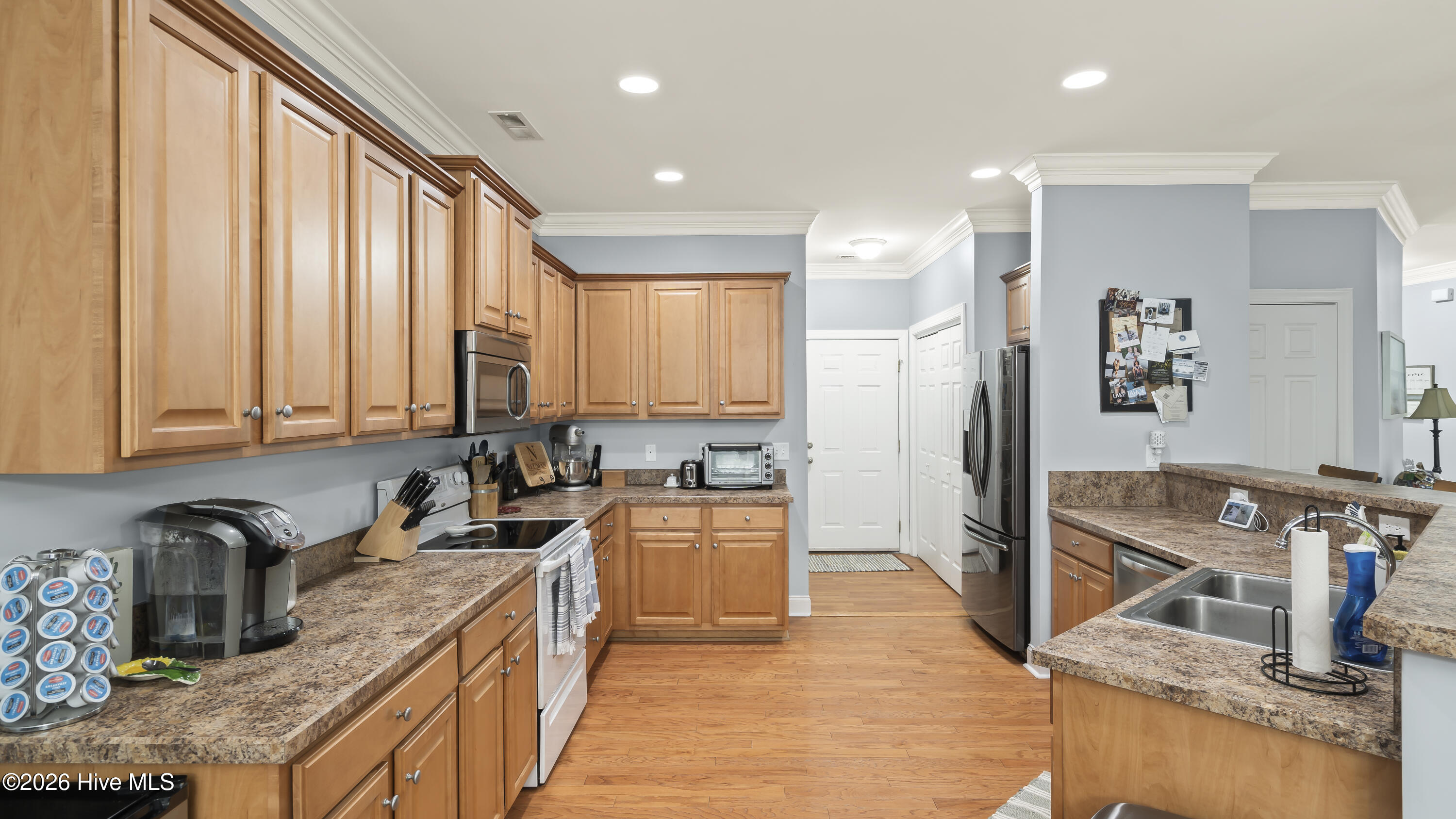 100566448 | Photo 13