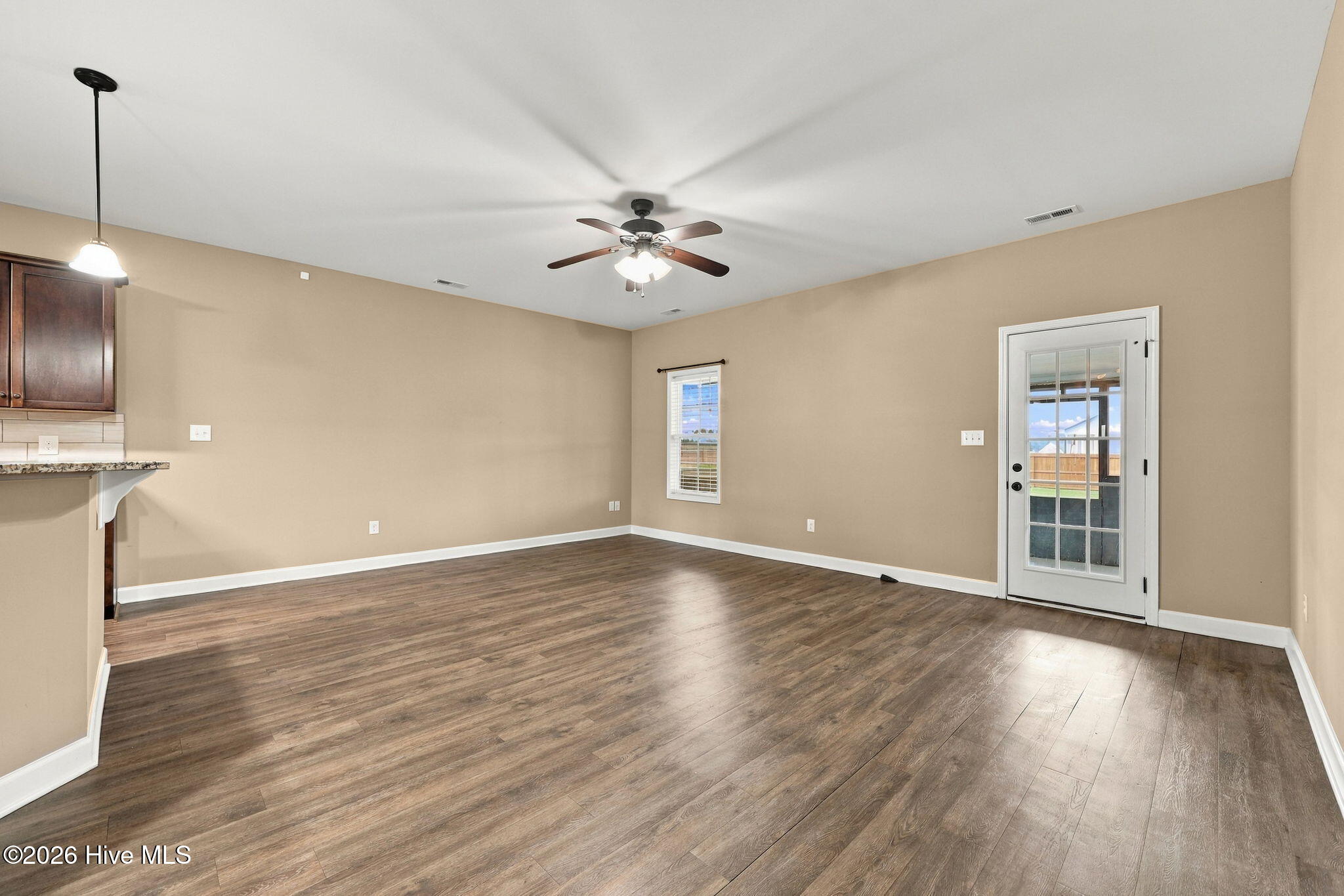 402 Kinroff Drive,Hubert