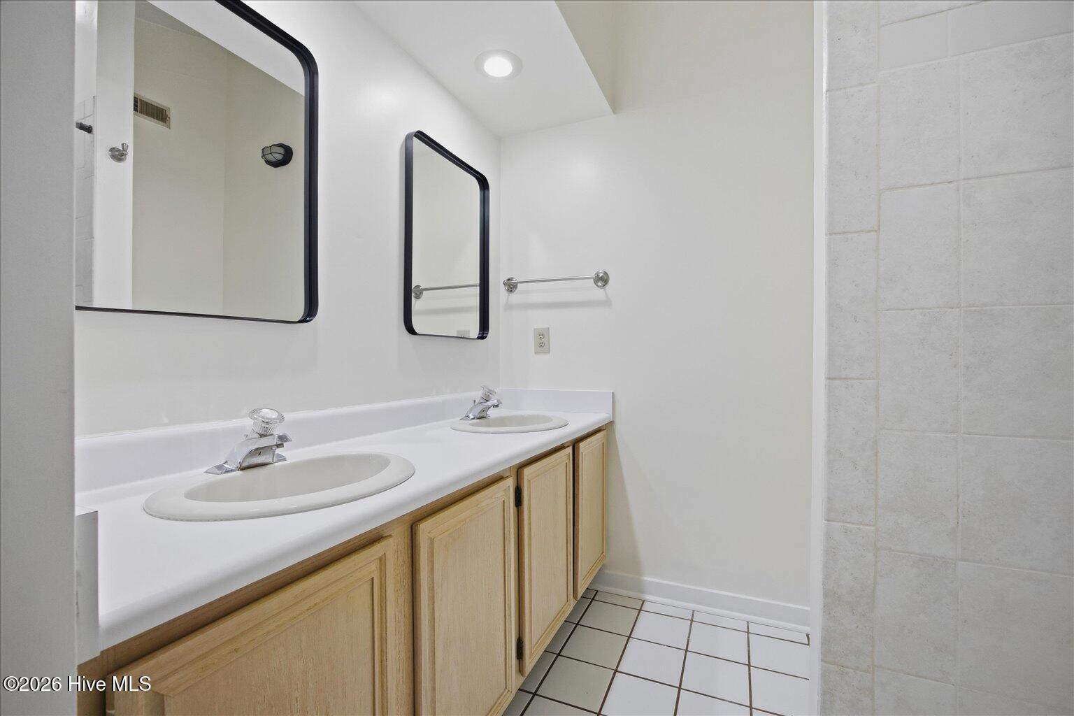 100555518 | Photo 27