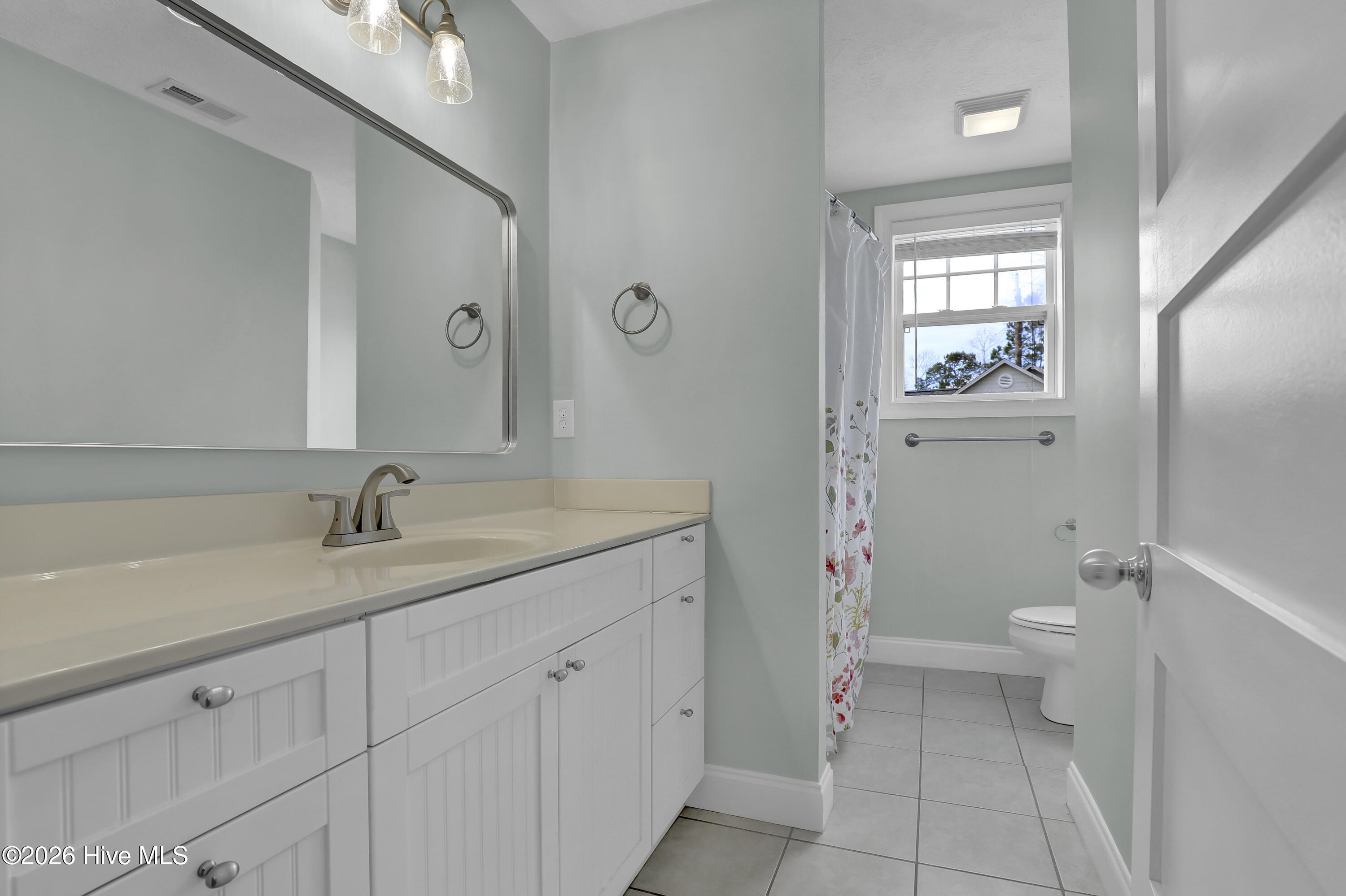 100550563 | Photo 31