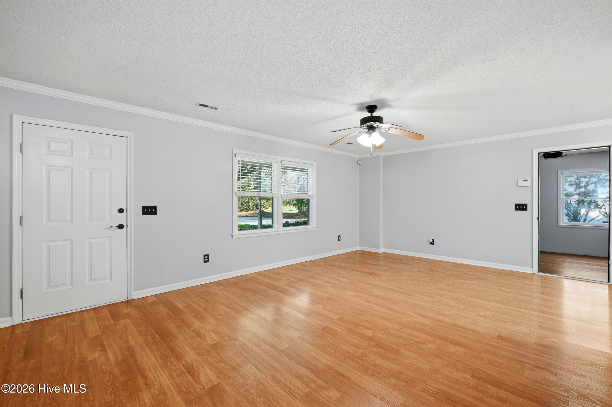 100562440 | Photo 11