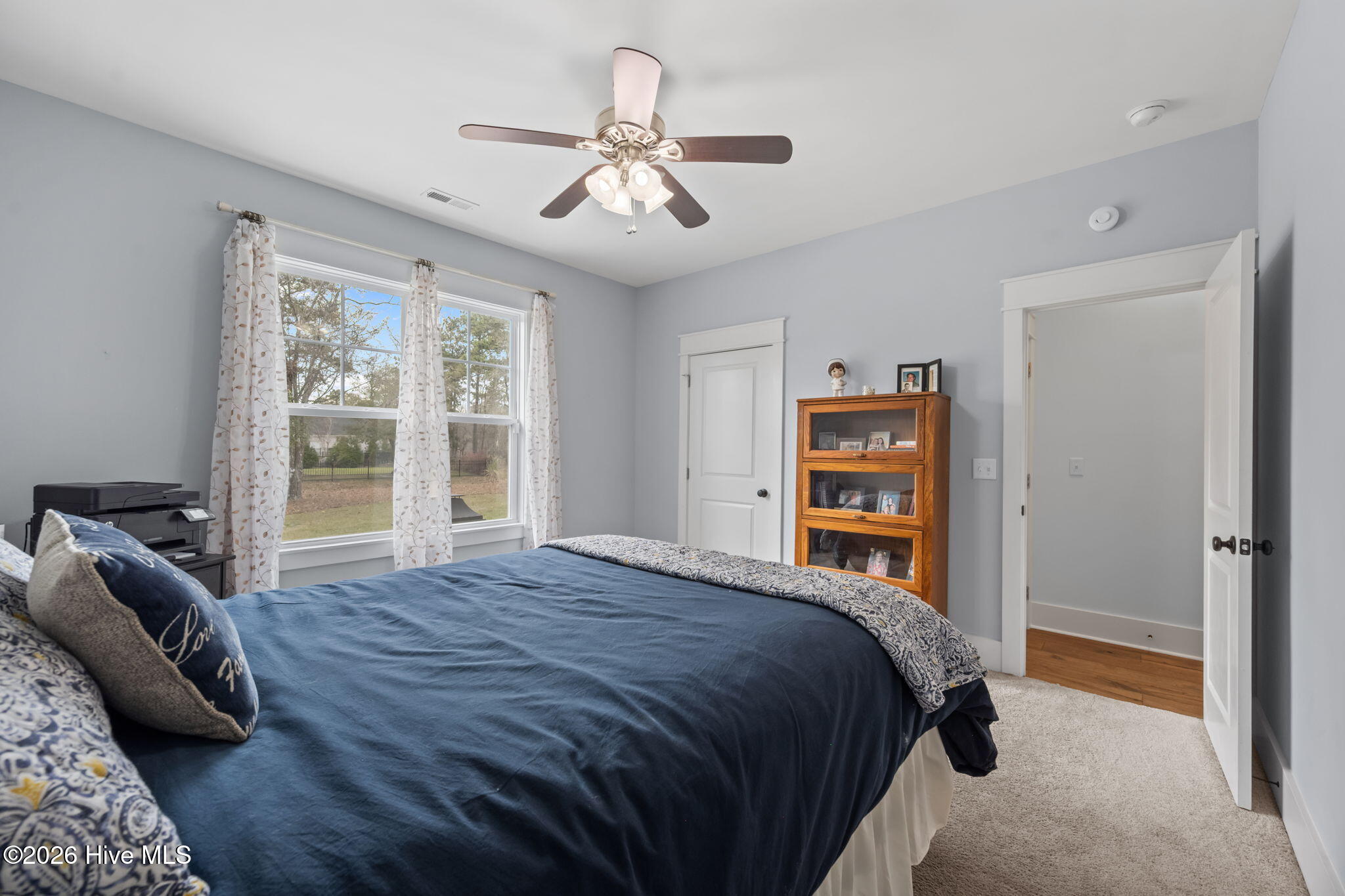 100562487 | Photo 38