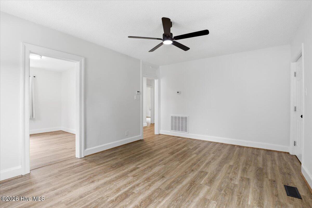 14-1313 Maple St-14