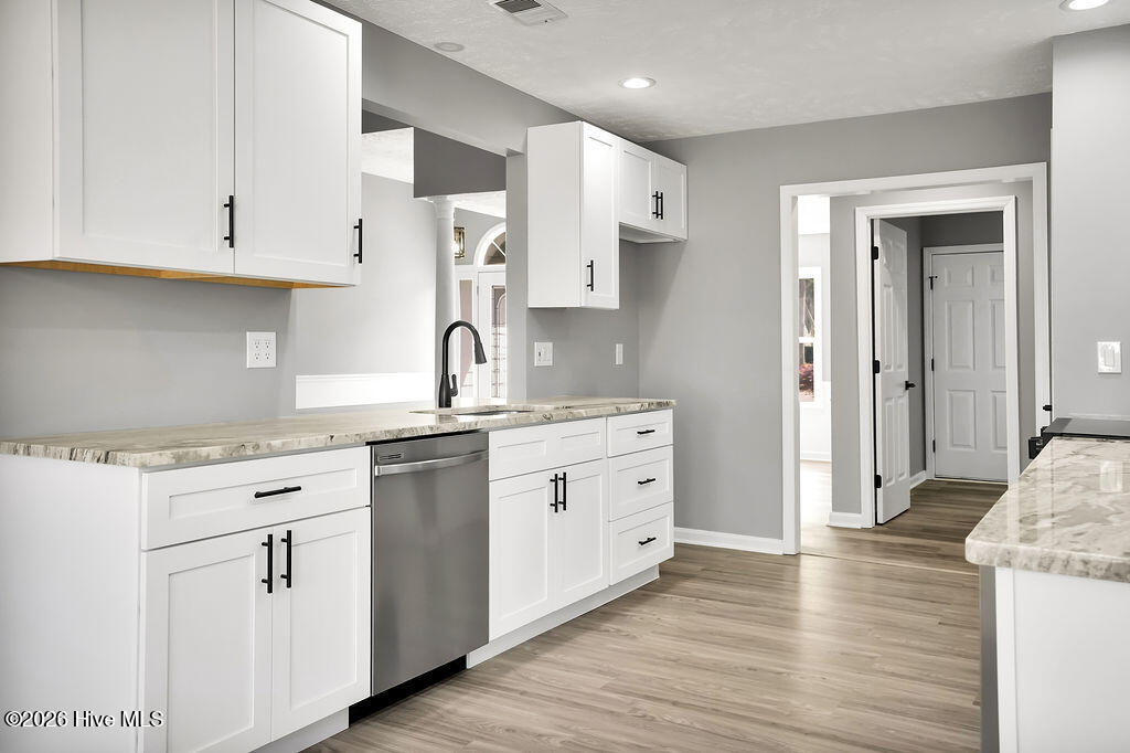 100567951 | Photo 15