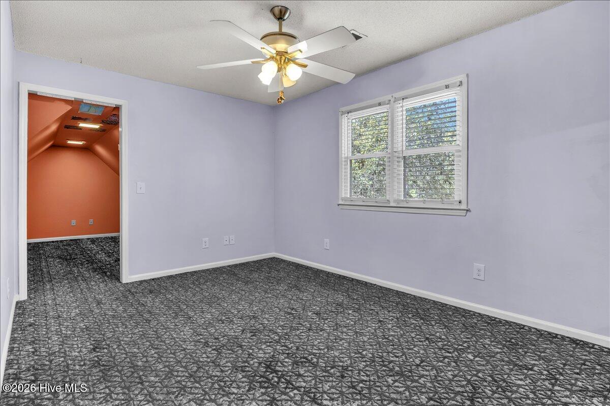 100566130 | Photo 31