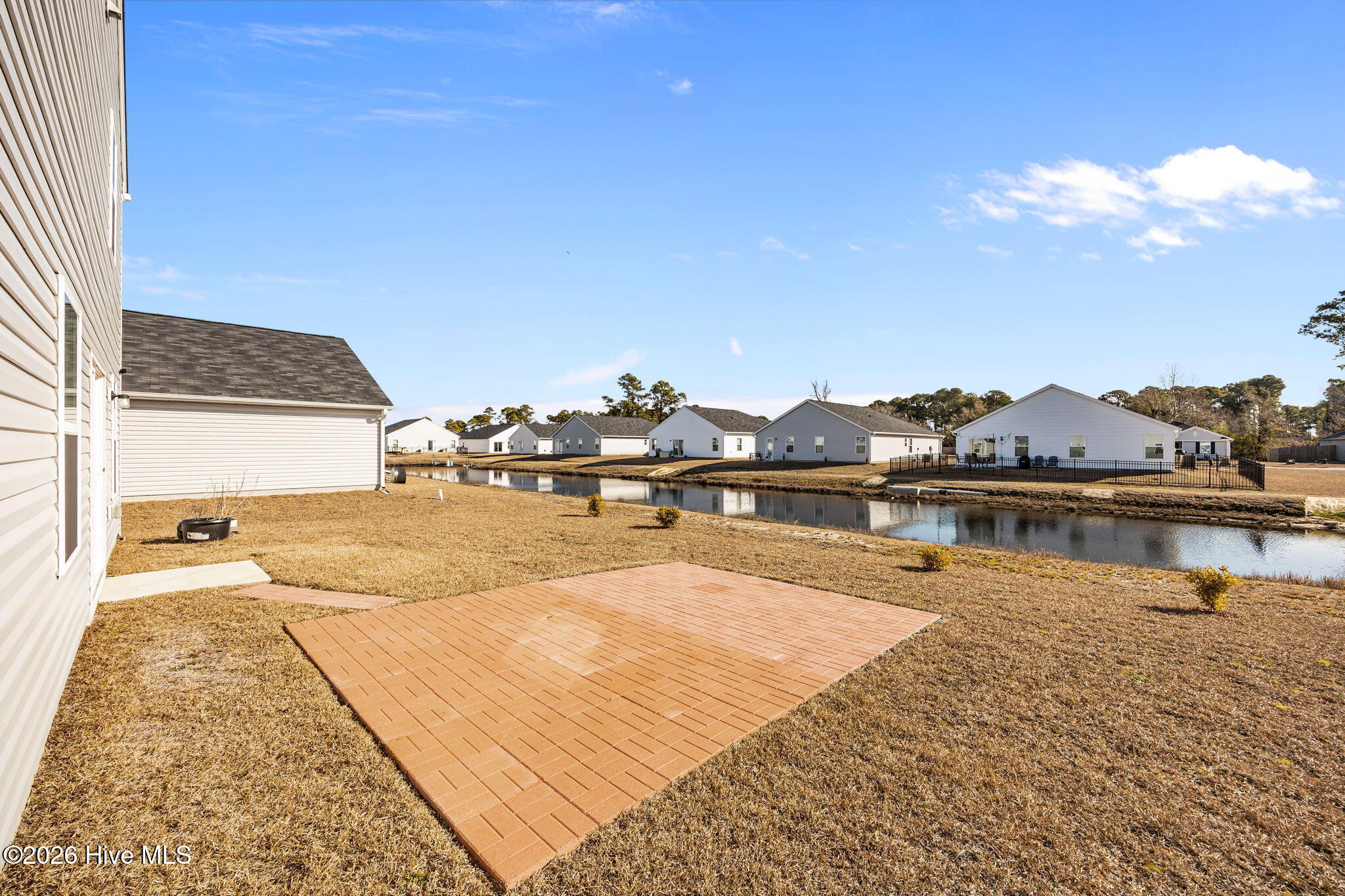 100549806 | Photo 42