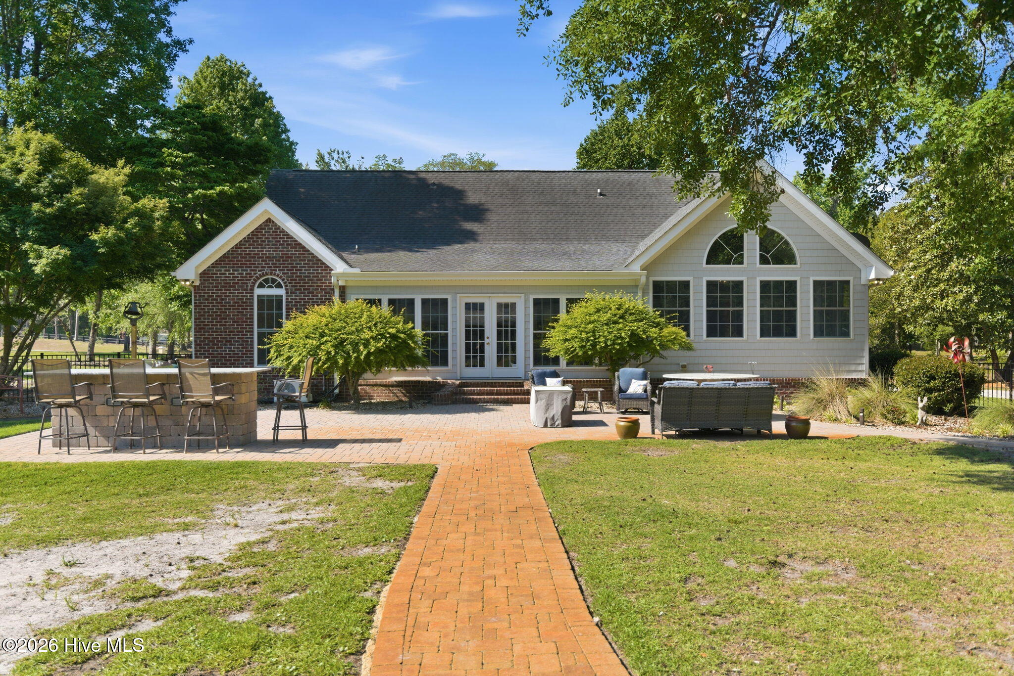 100570615 | Photo 44