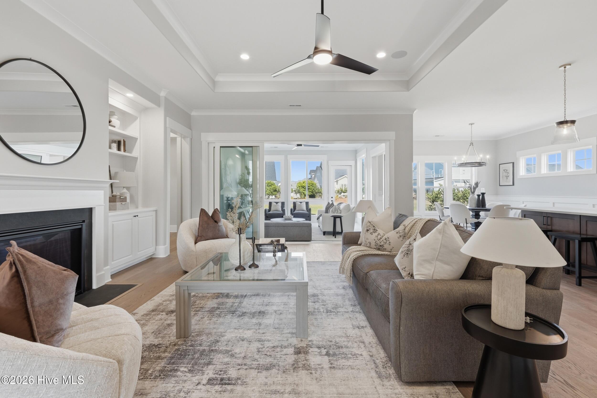 100567785 | Photo 22