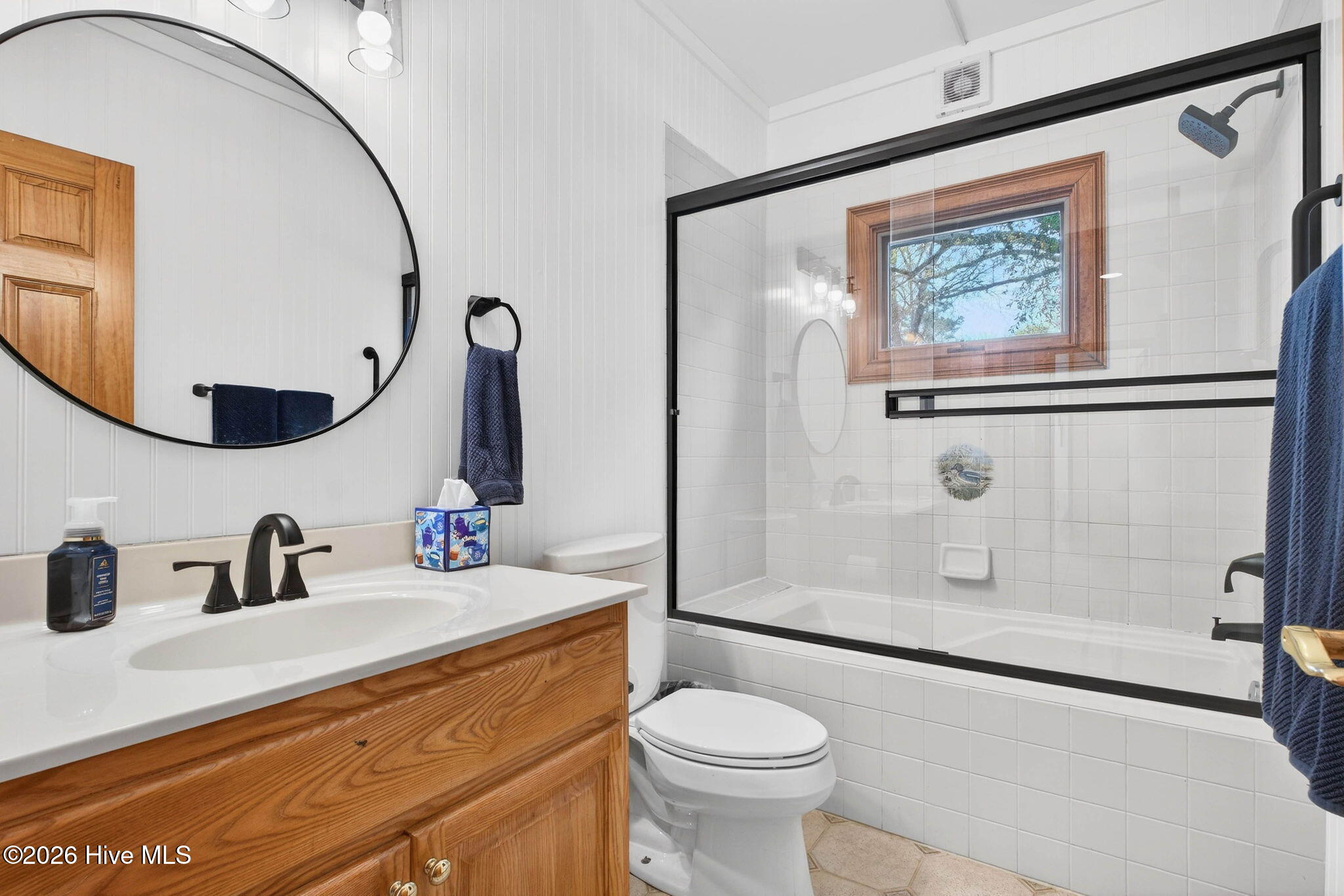 100564885 | Photo 47