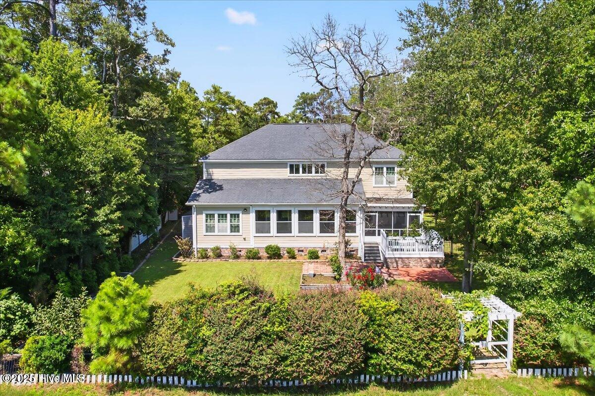 100523832 | Photo 99