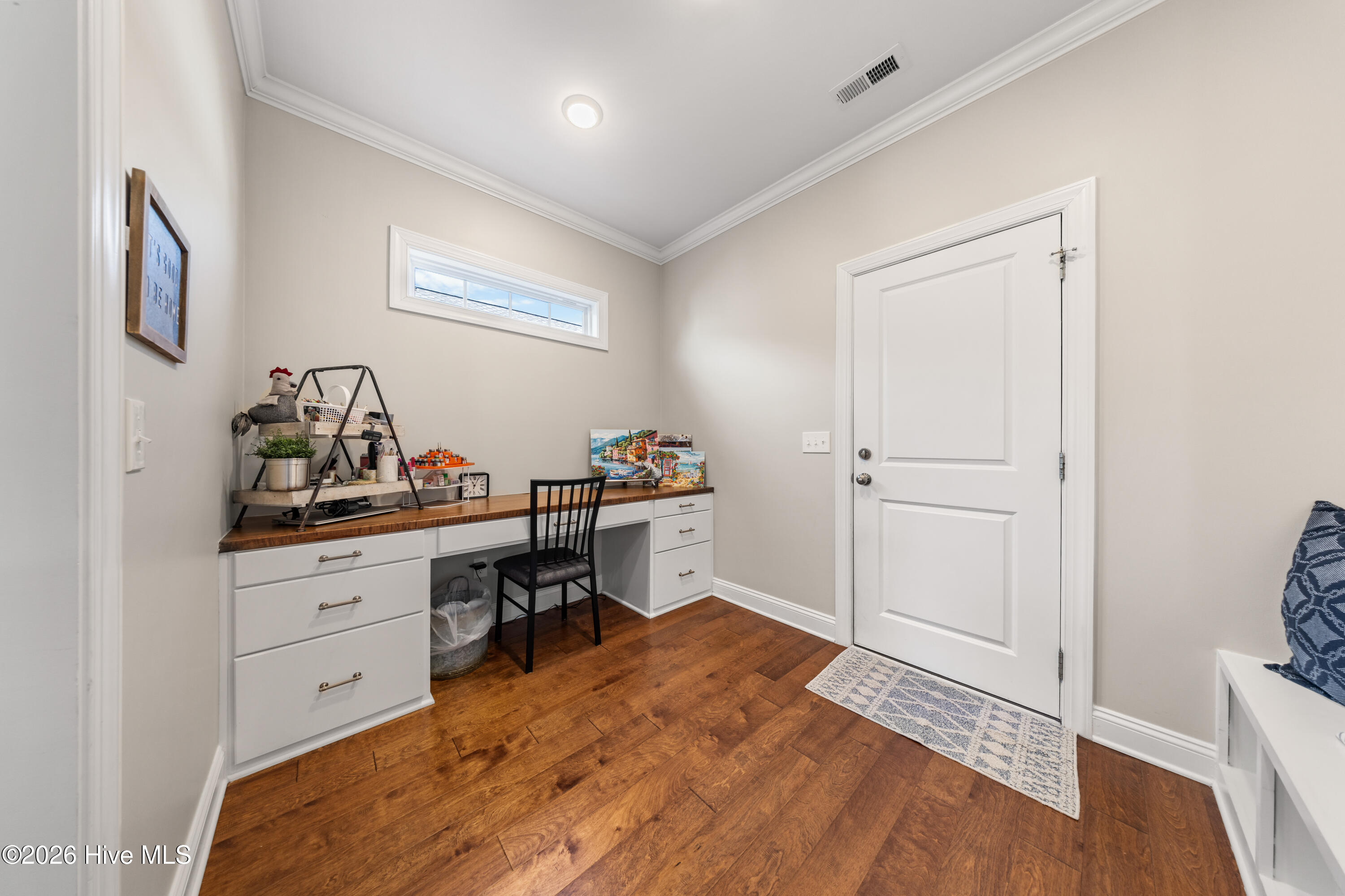 100561487 | Photo 18