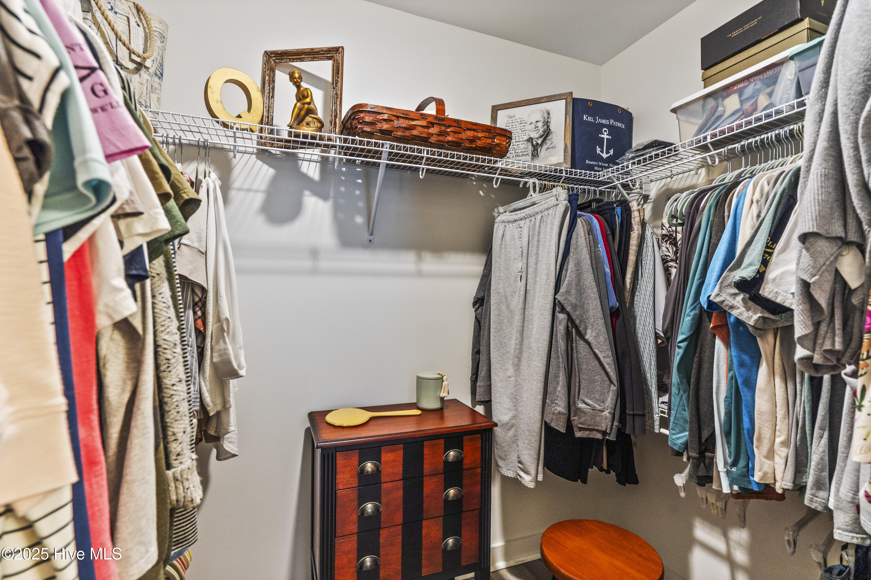 100505761 | Photo 33