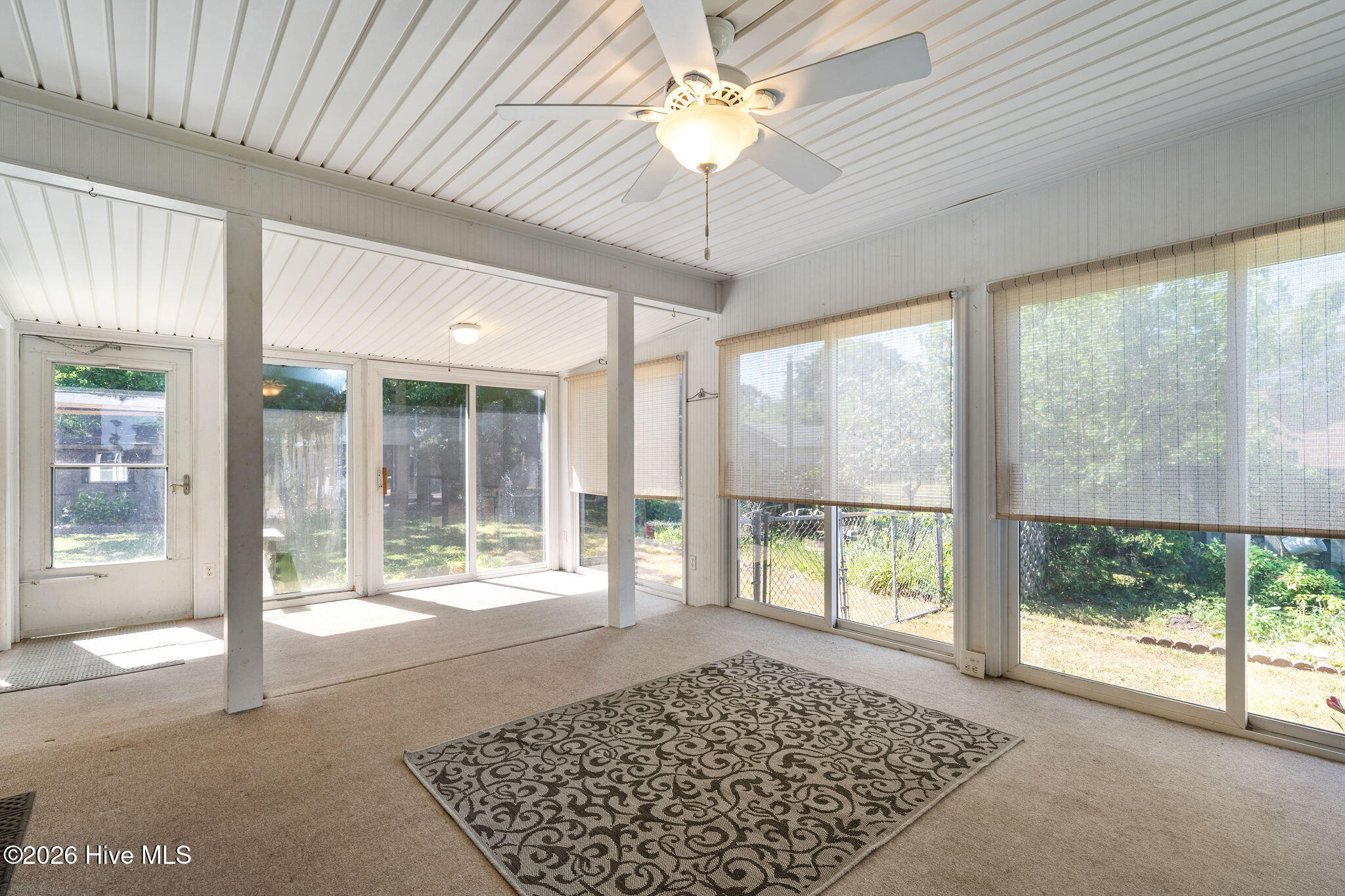 100568414 | Photo 22