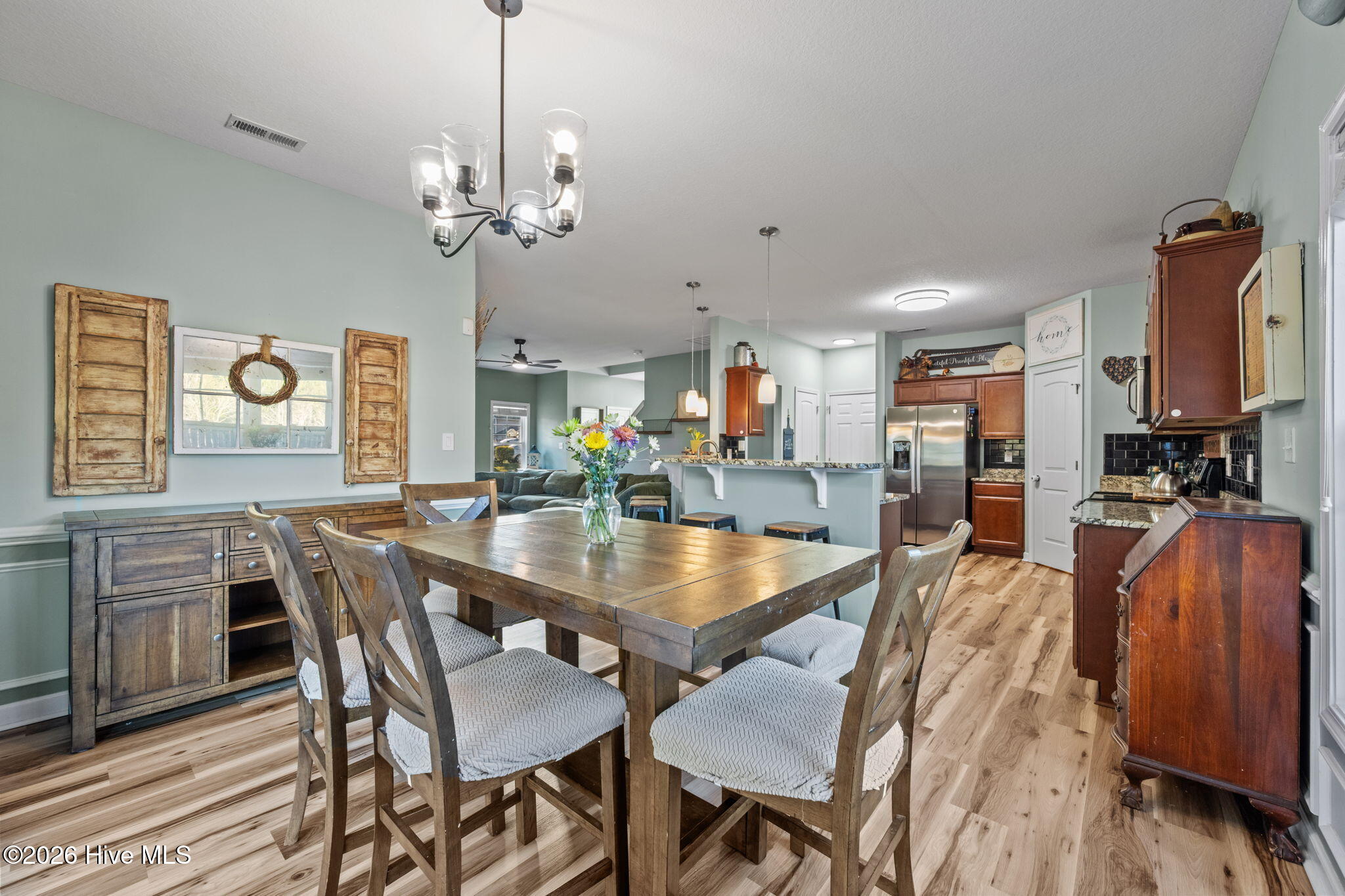 100564258 | Photo 13