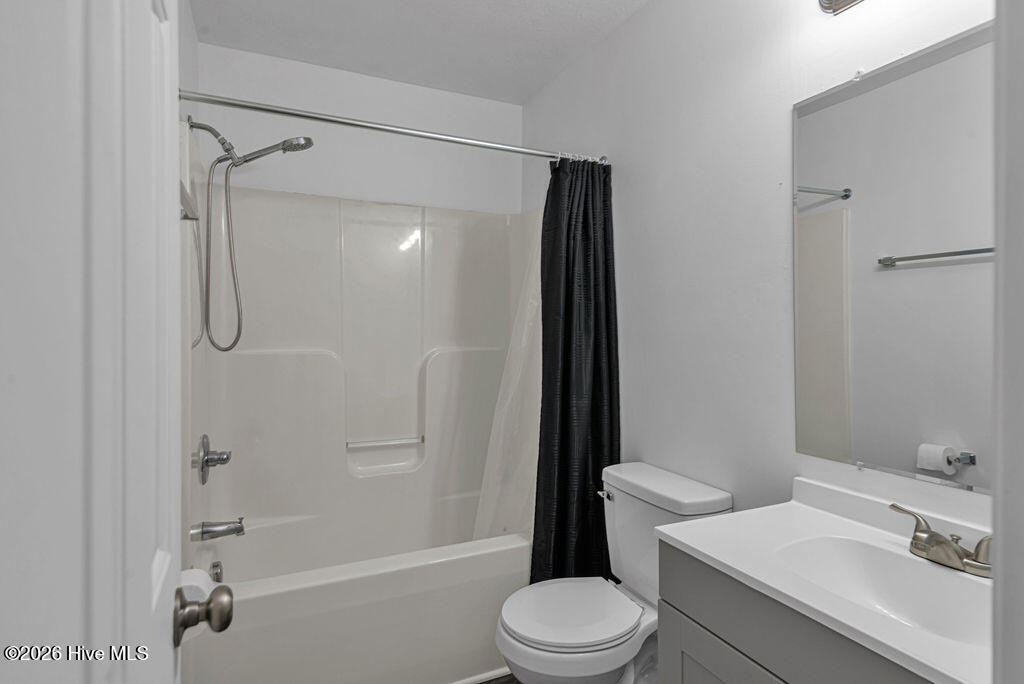 100566367 | Photo 22