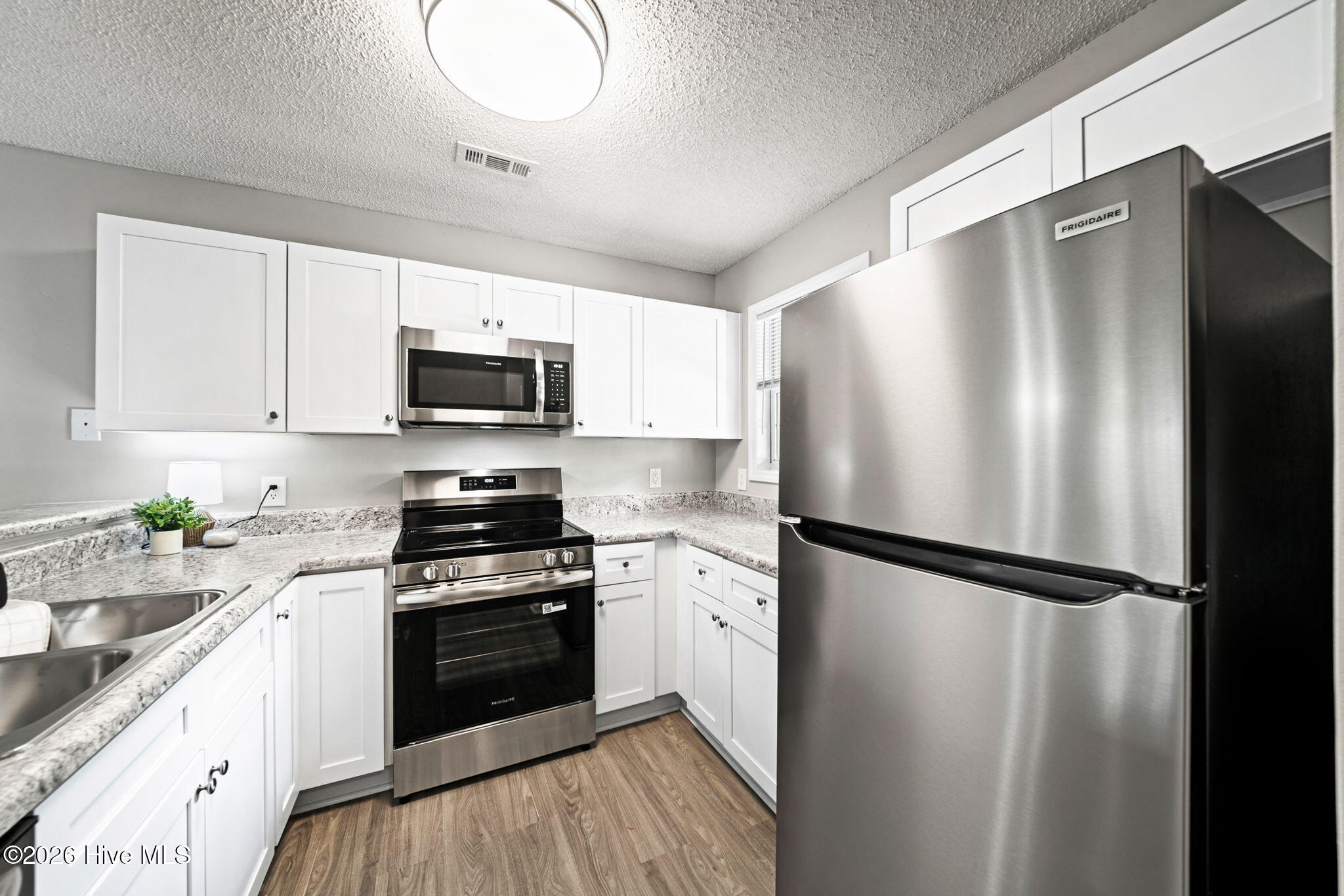 100565173 | Photo 19