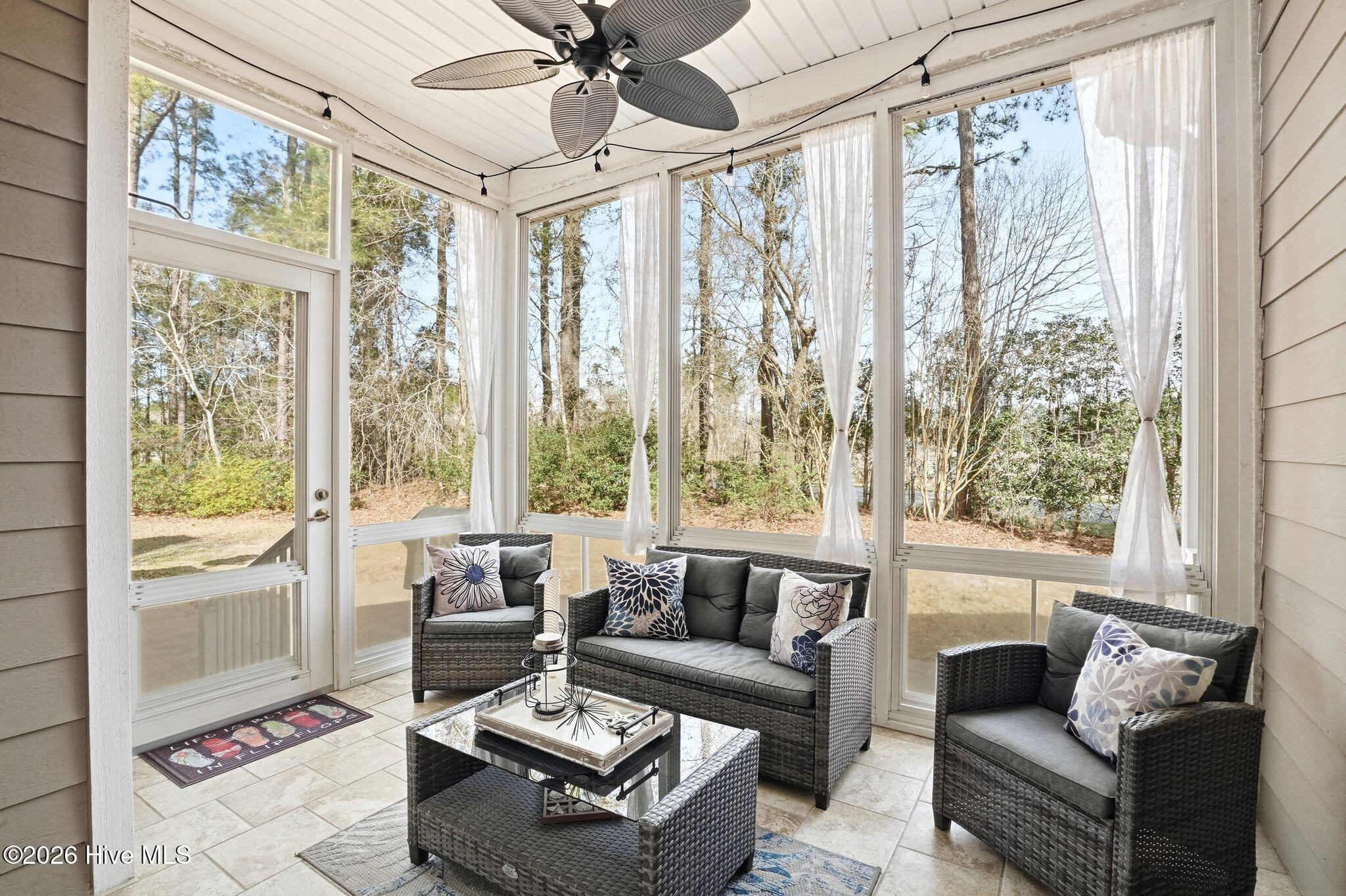 100561689 | Photo 40