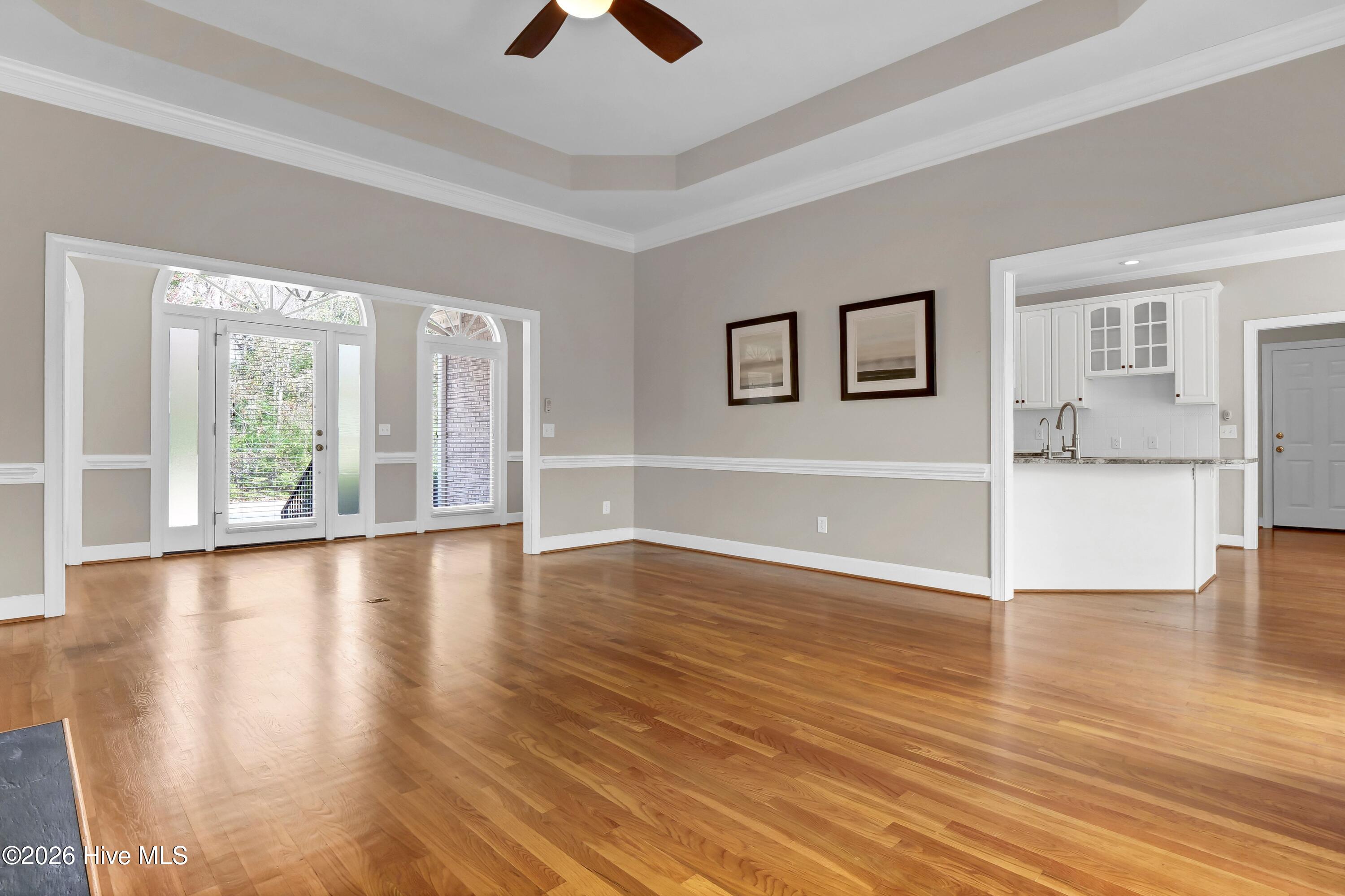 100556431 | Photo 11