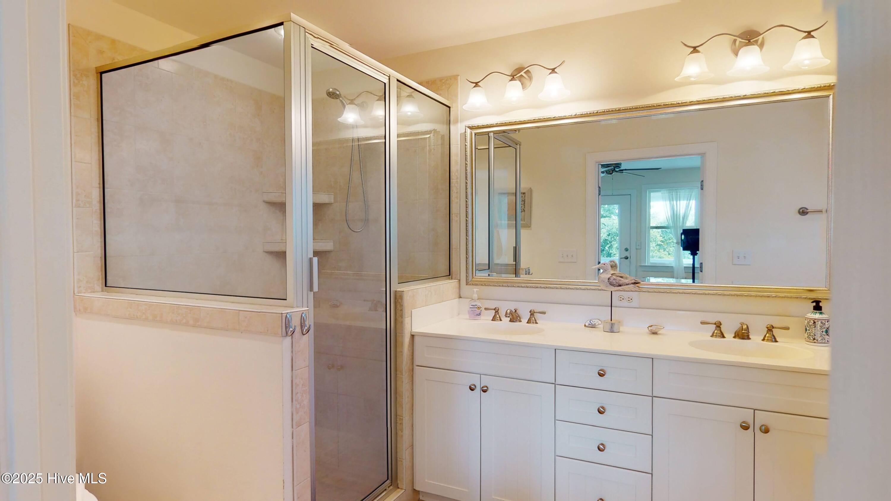 100544157 | Photo 32