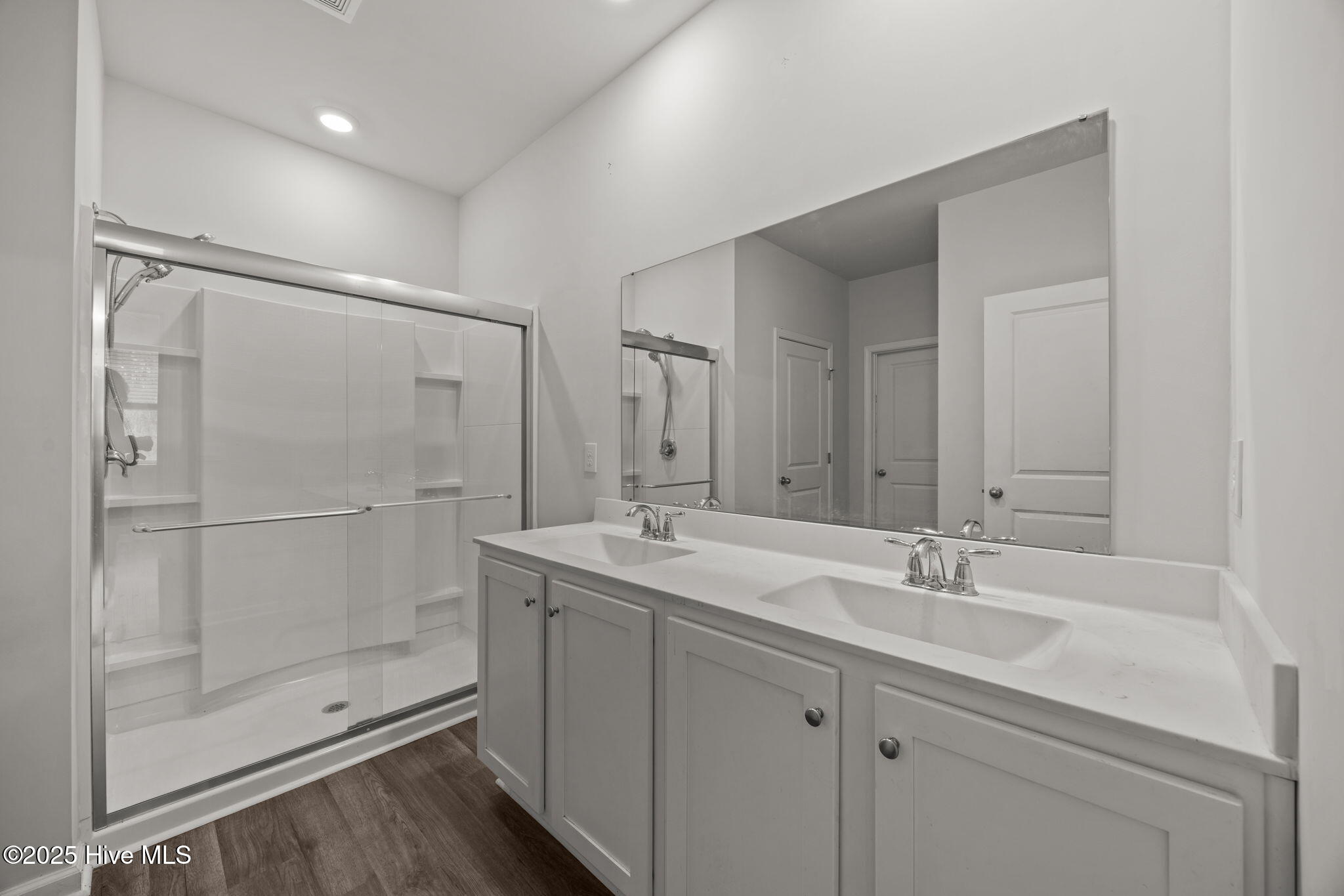 100546434 | Photo 31