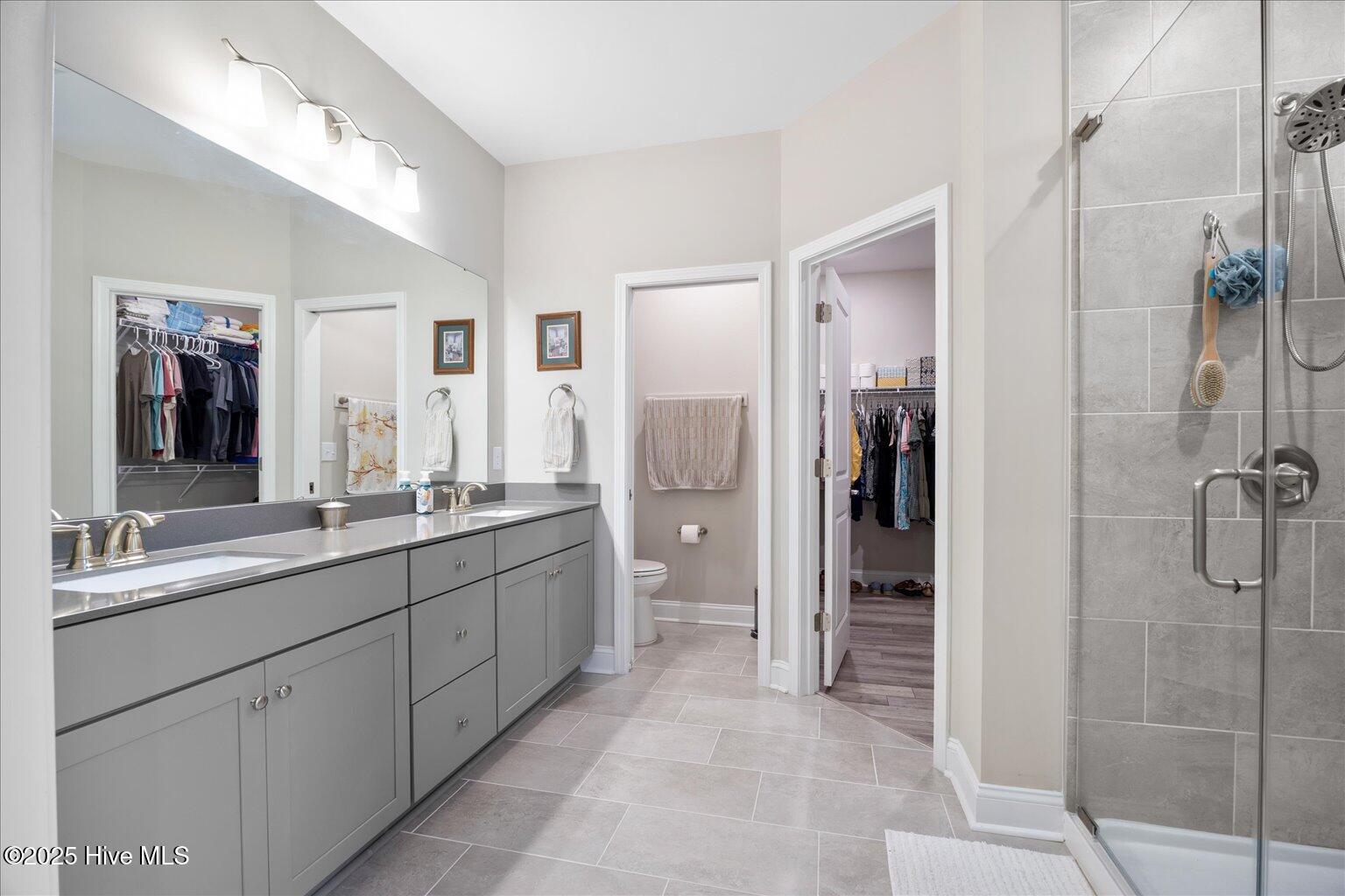 100538823 | Photo 19