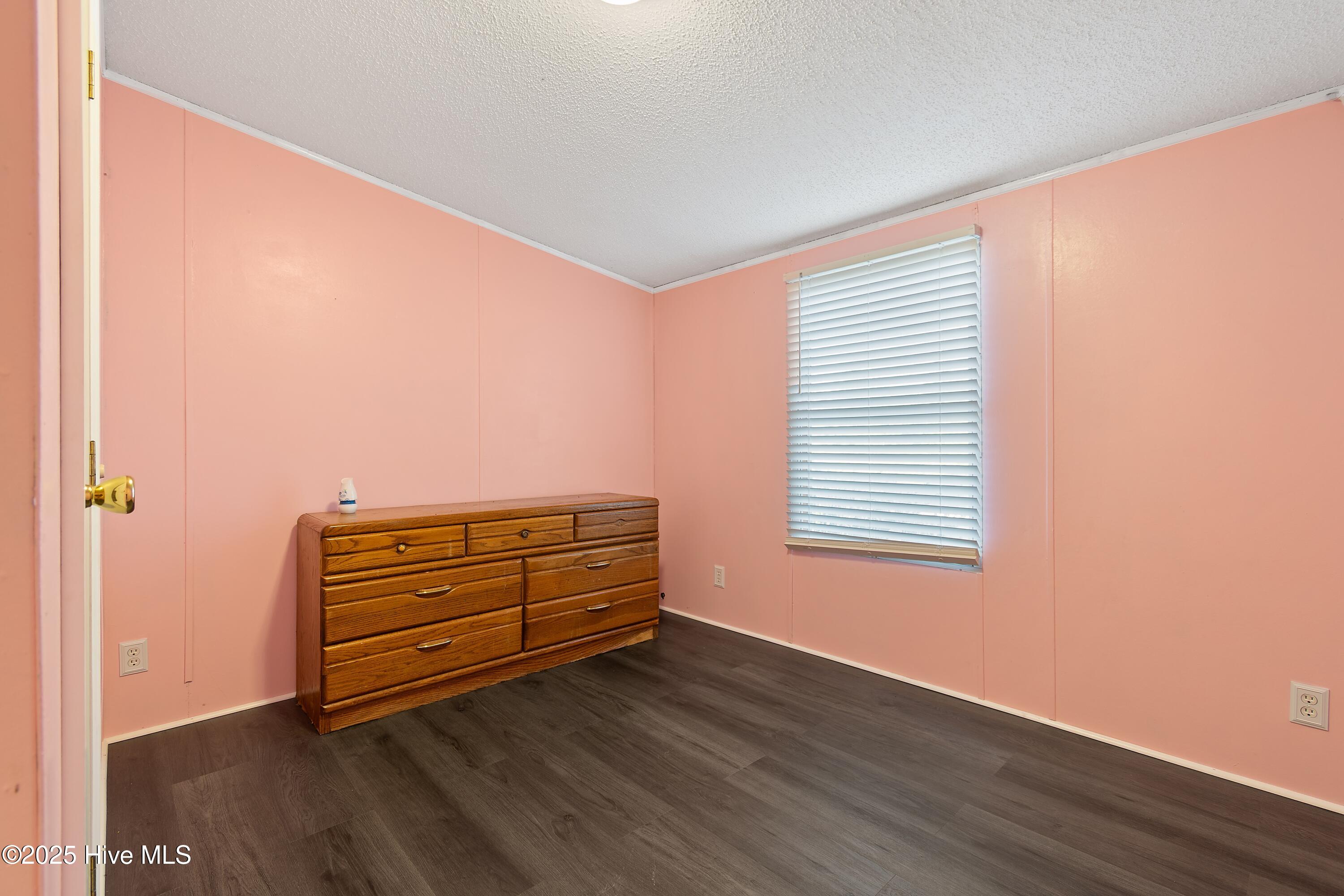 100532696 | Photo 15