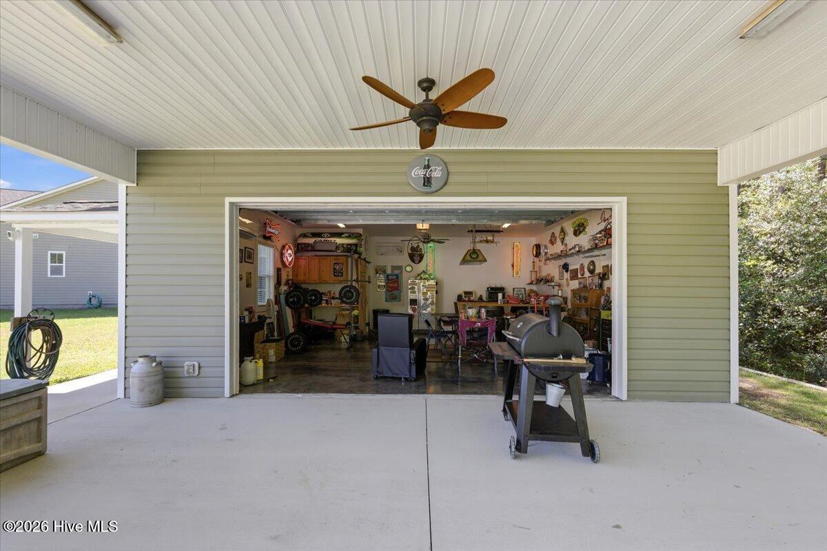 100568053 | Photo 42