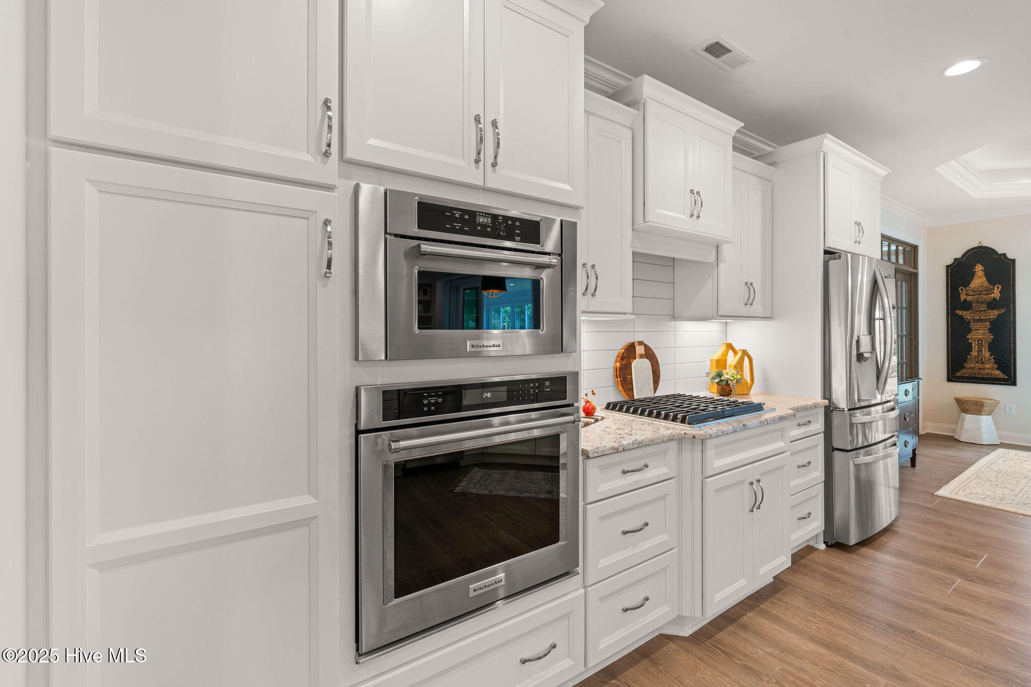 100517606 | Photo 34