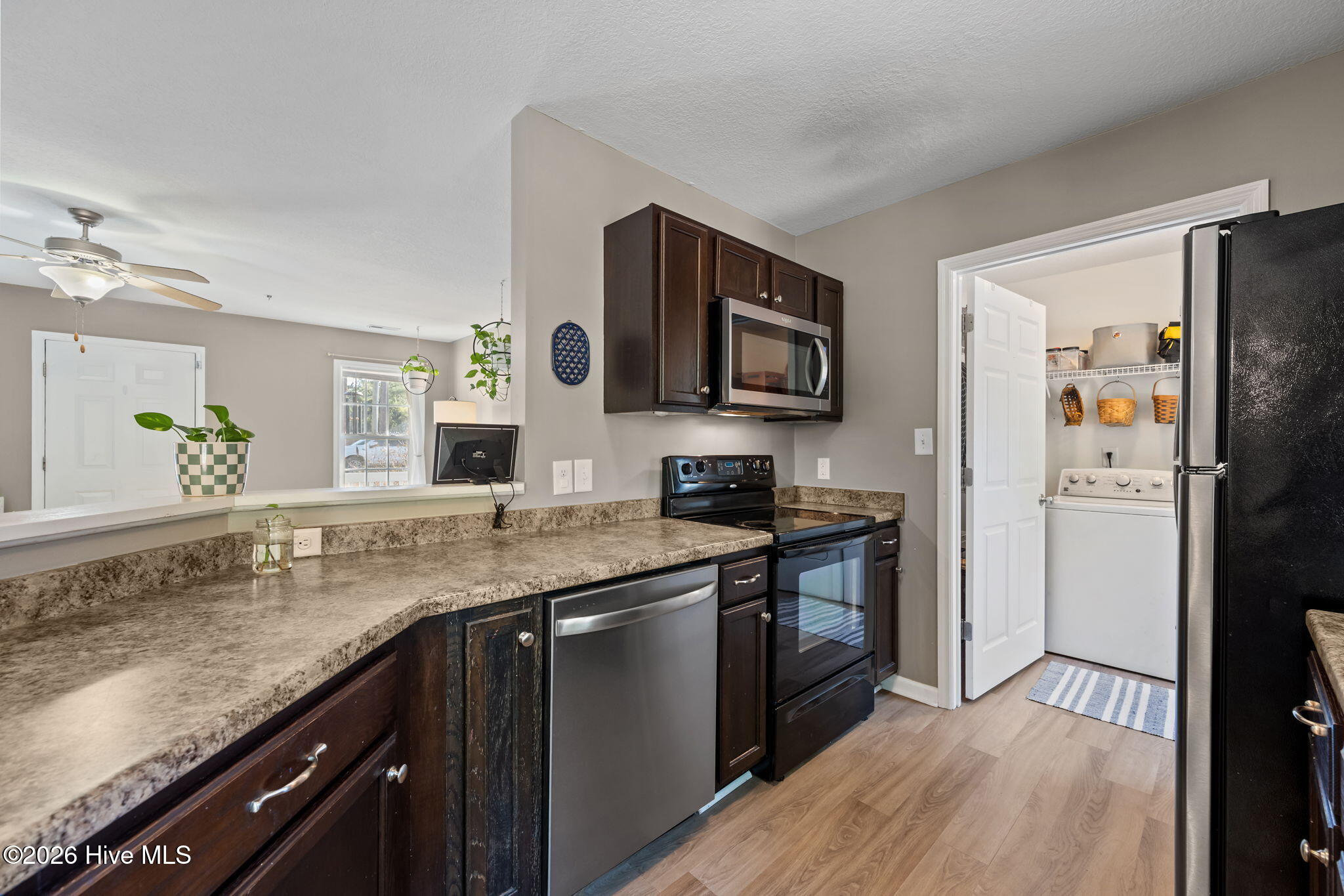 100552556 | Photo 14