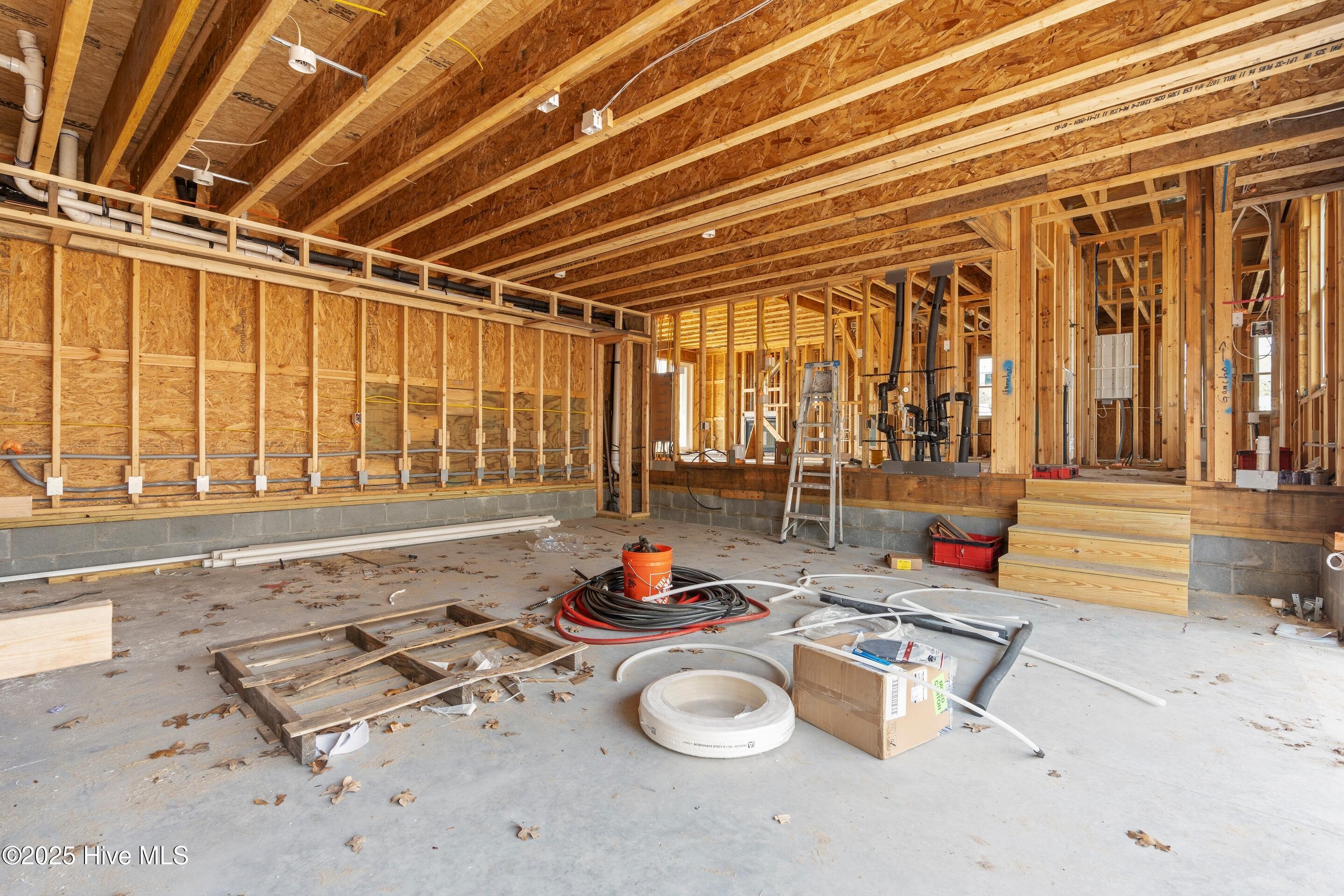 100543069 | Photo 39