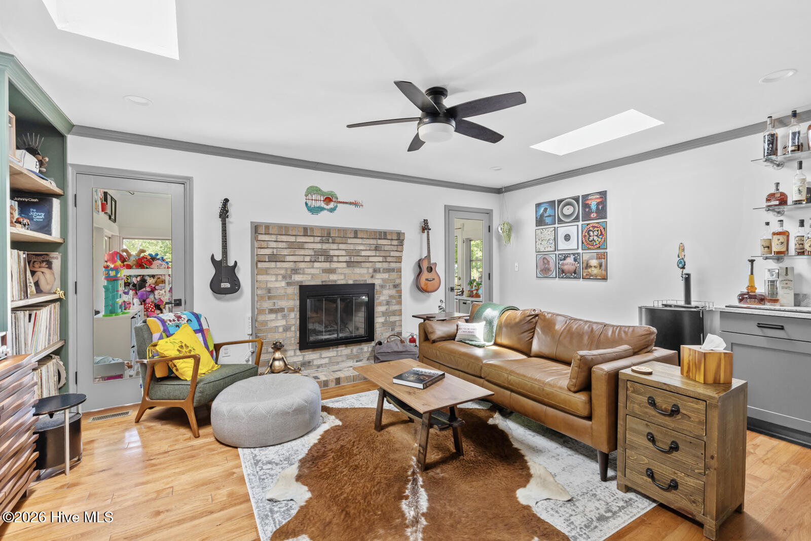 100569871 | Photo 11