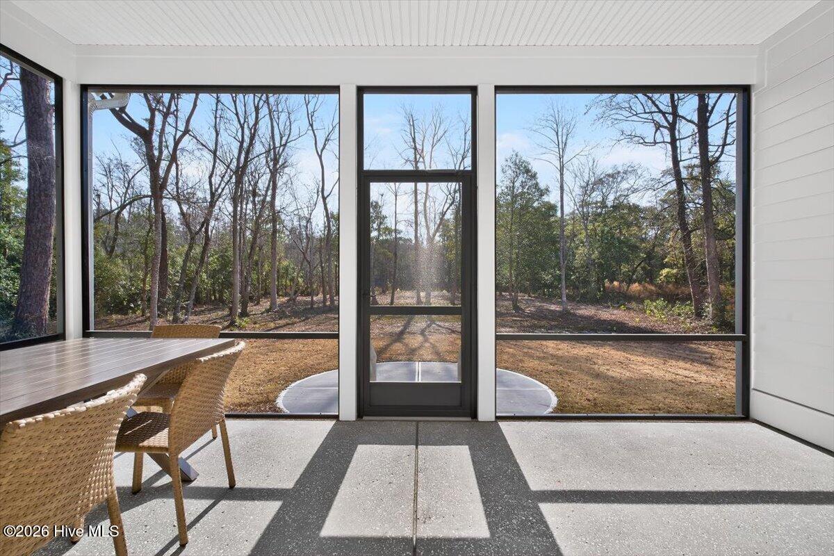 100549175 | Photo 37