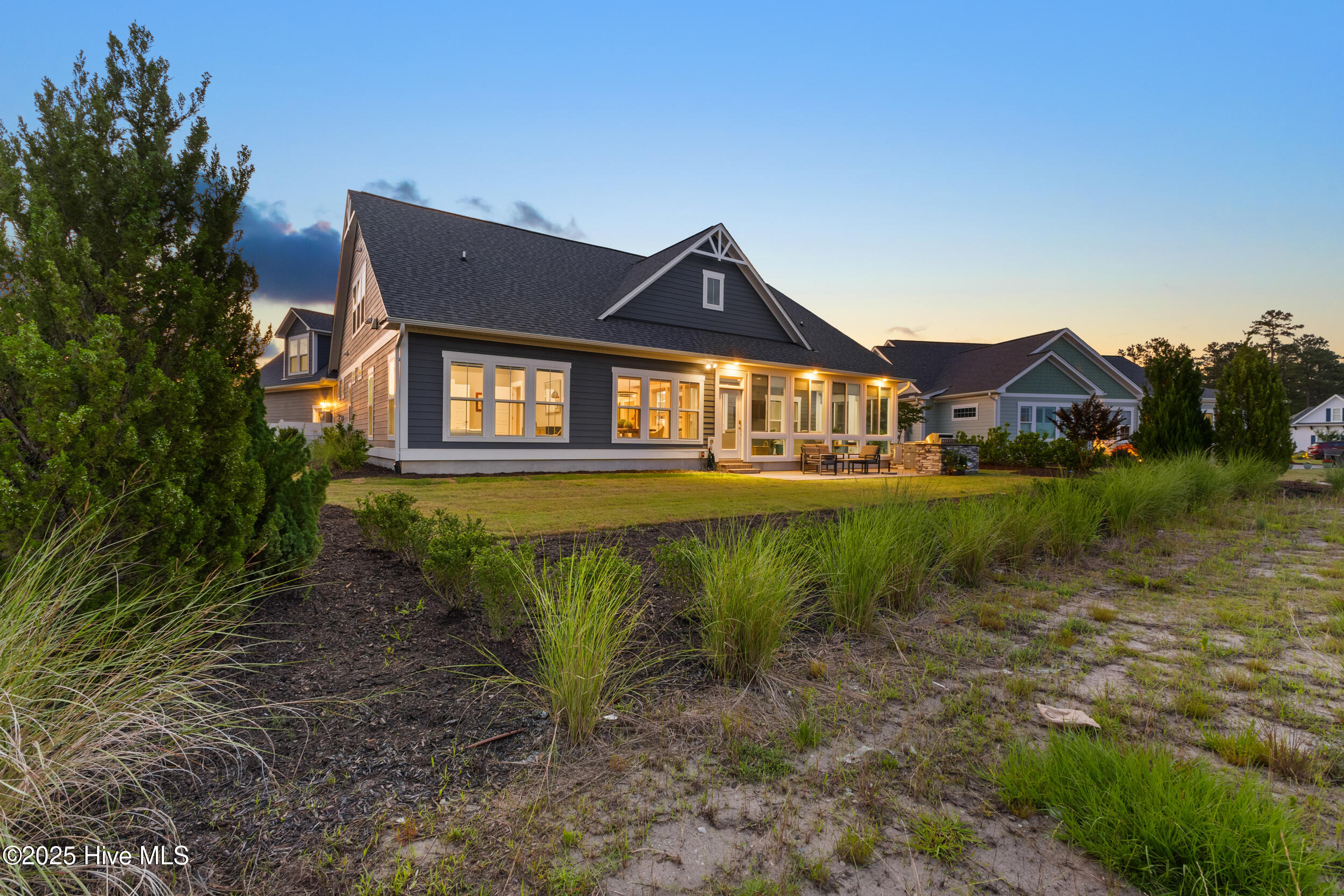 100550581 | Photo 47