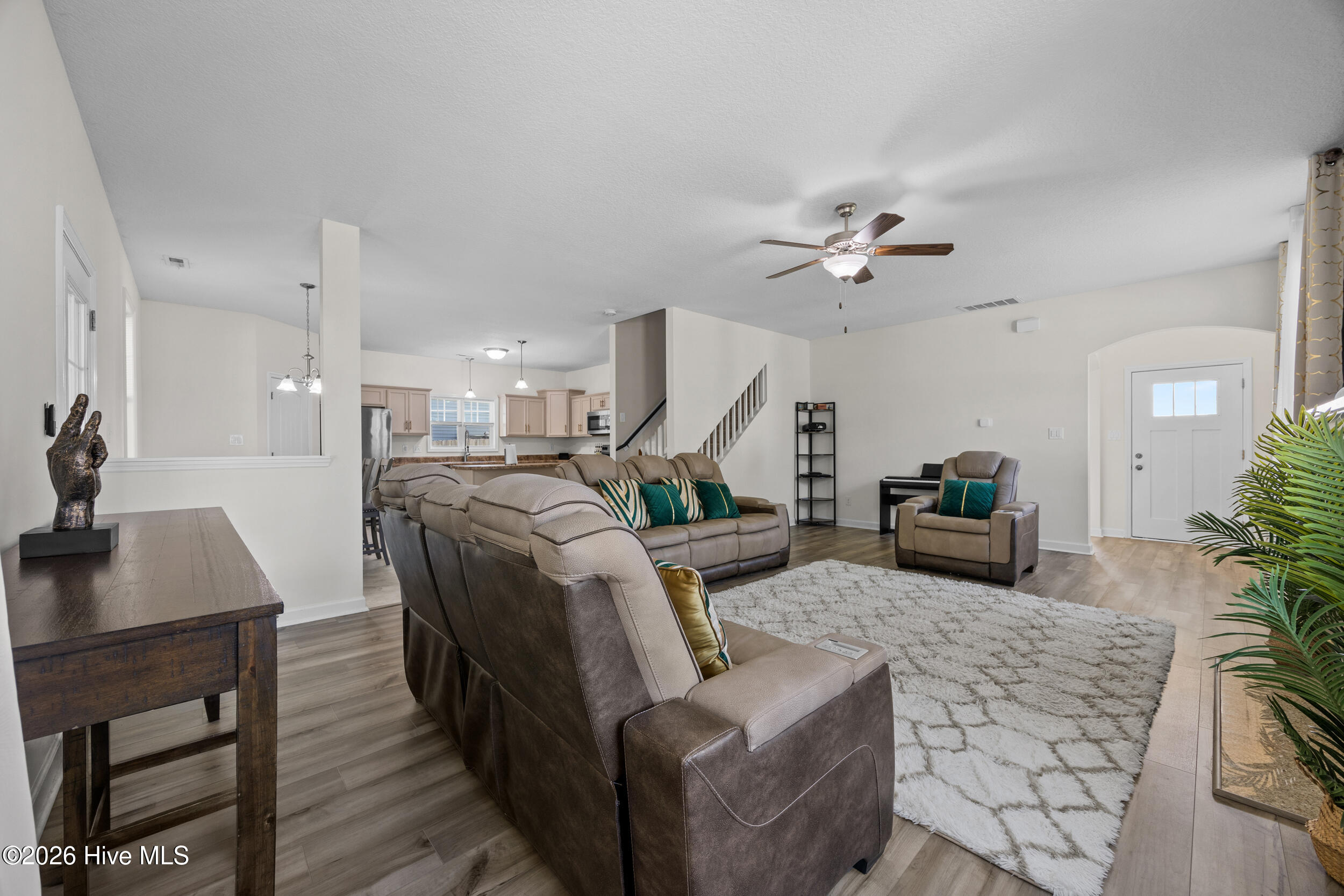 100566165 | Photo 10