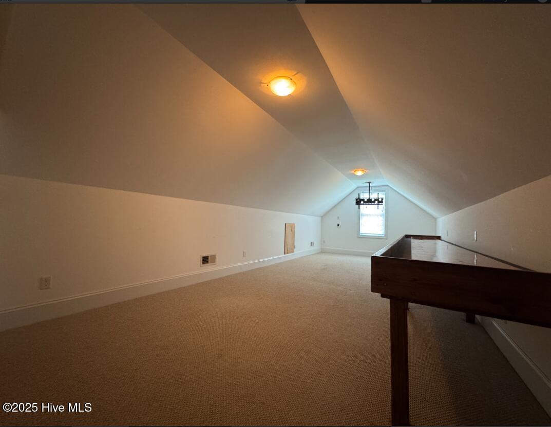 100537320 | Photo 13