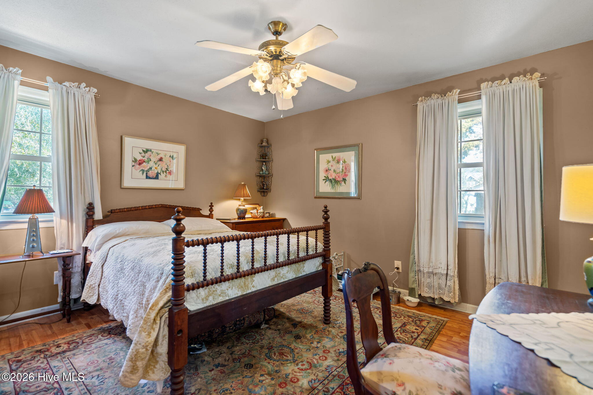 100560158 | Photo 24