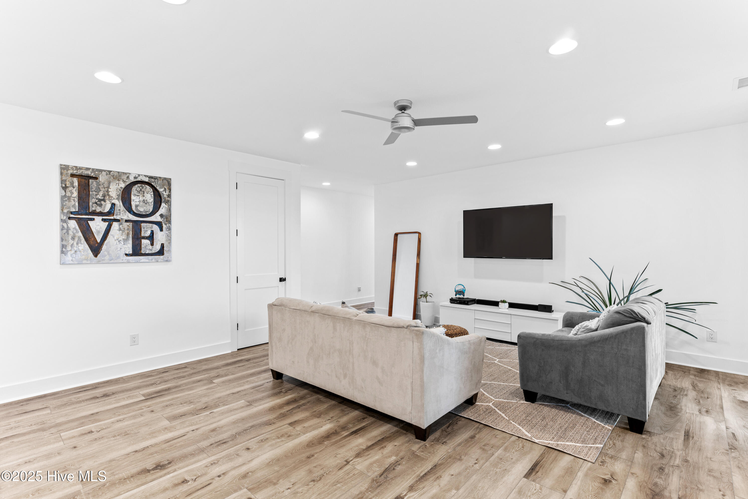 100534624 | Photo 24