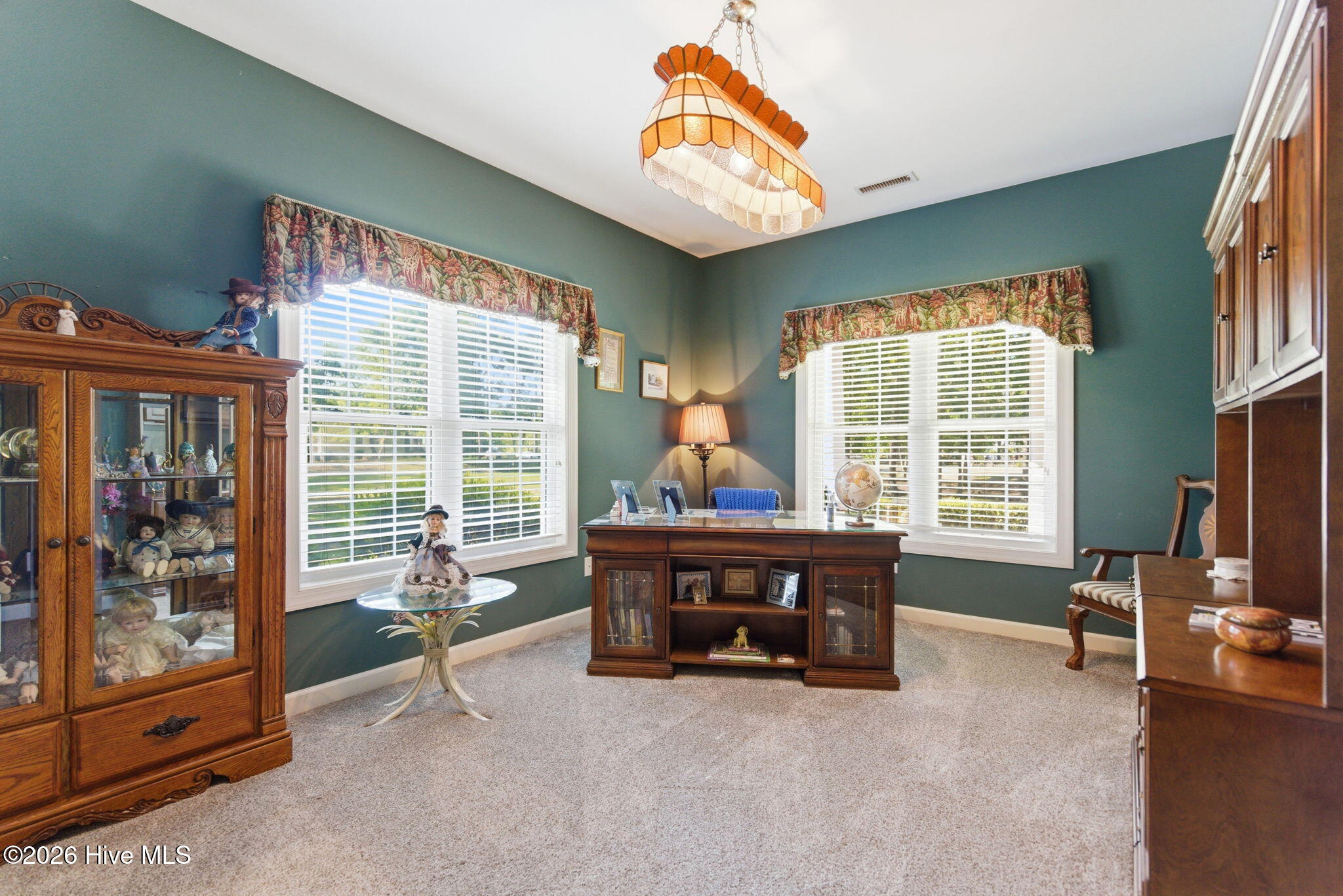 100570615 | Photo 35