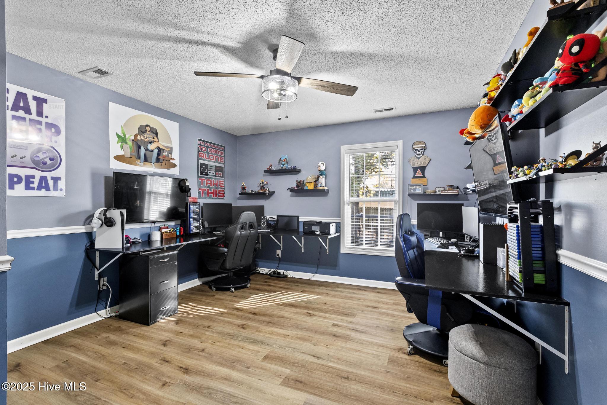 100542595 | Photo 26