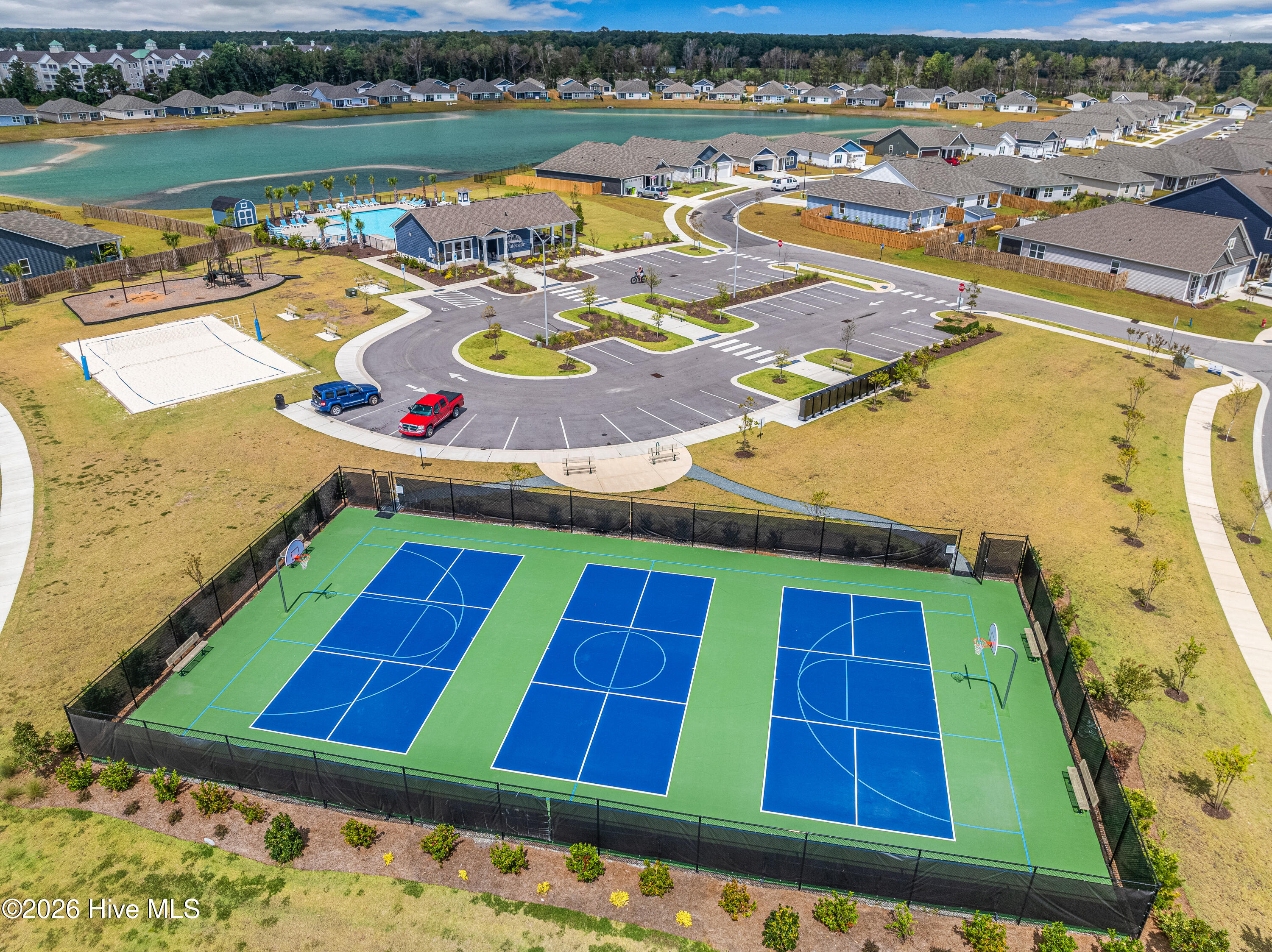 100566439 | Photo 24