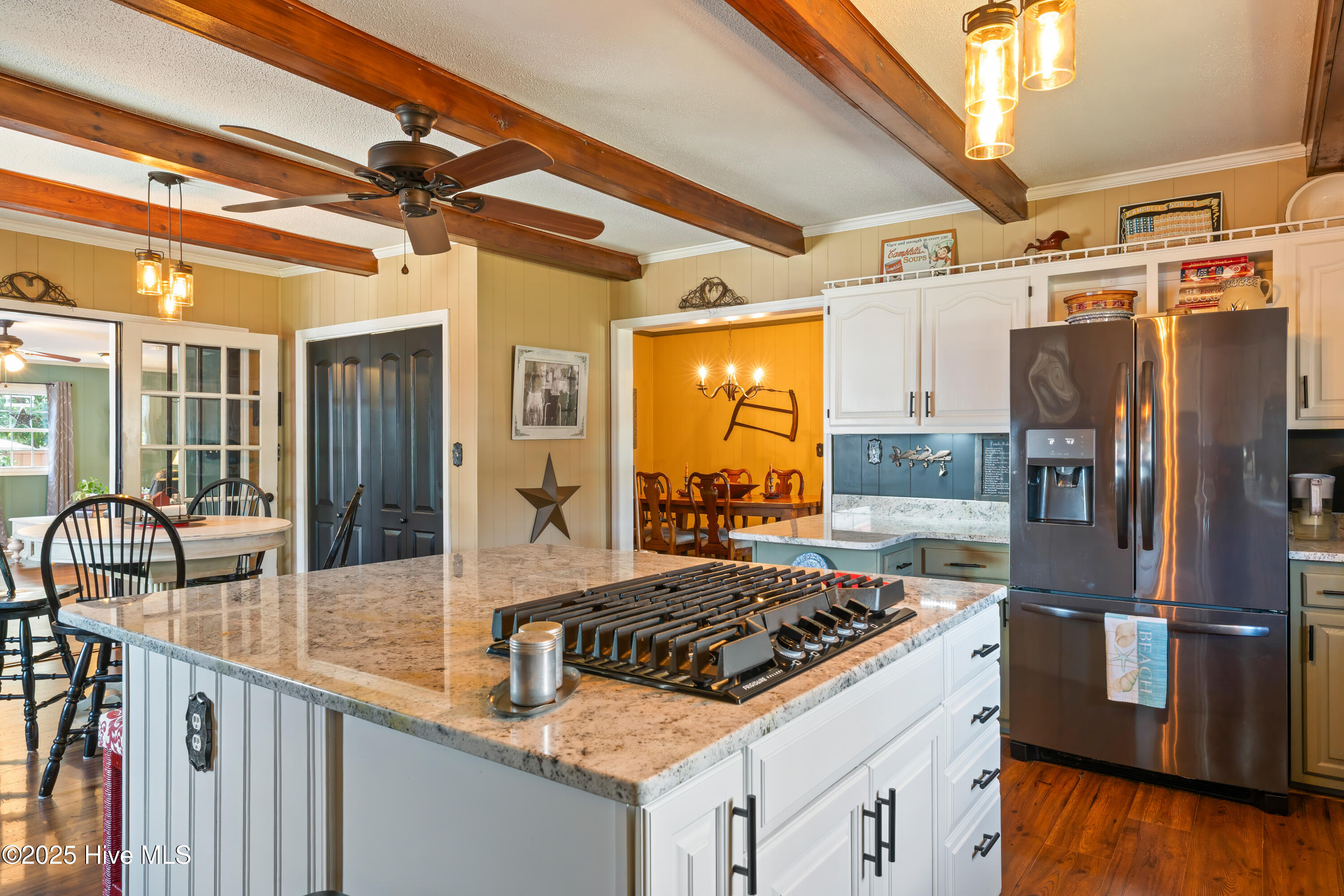 100557788 | Photo 59