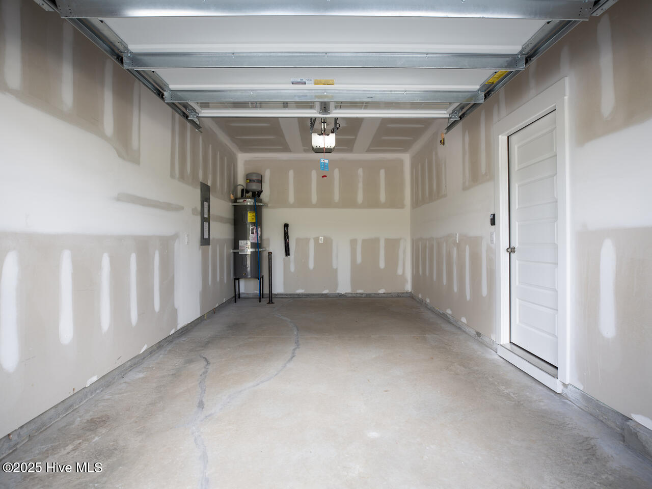 100548431 | Photo 32