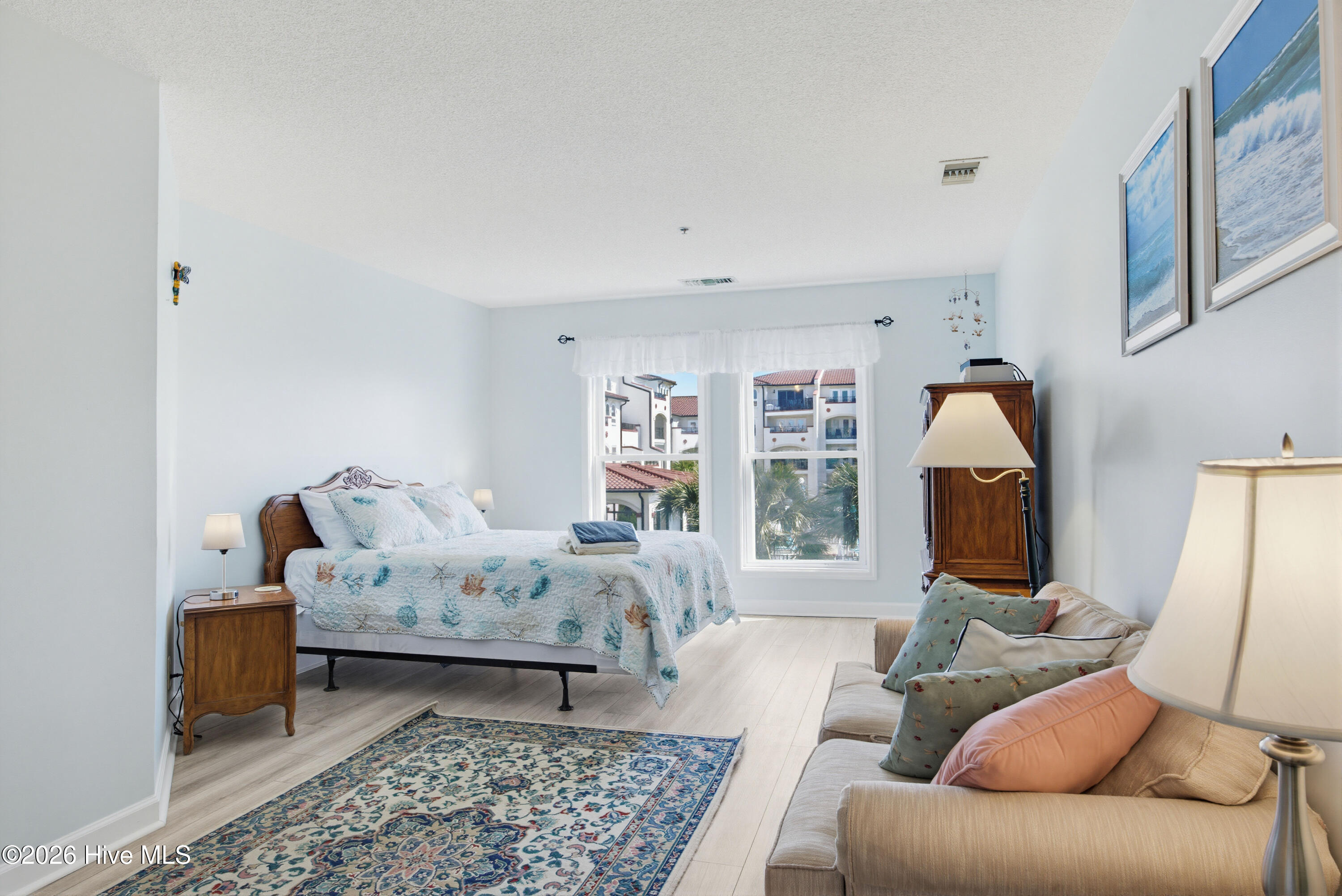 100566316 | Photo 17