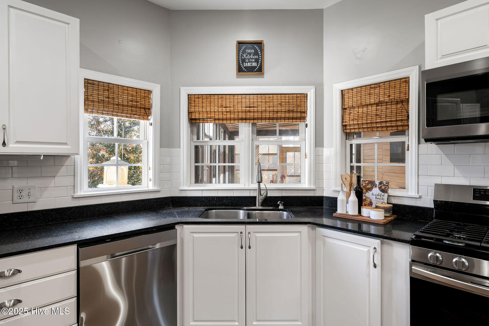 100539157 | Photo 42