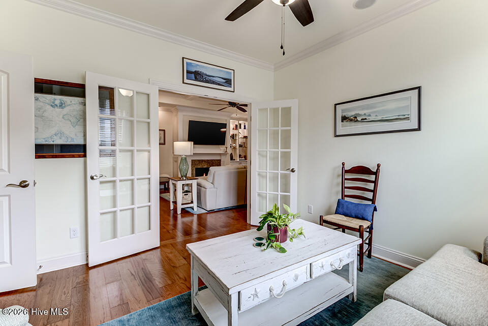 100548216 | Photo 33