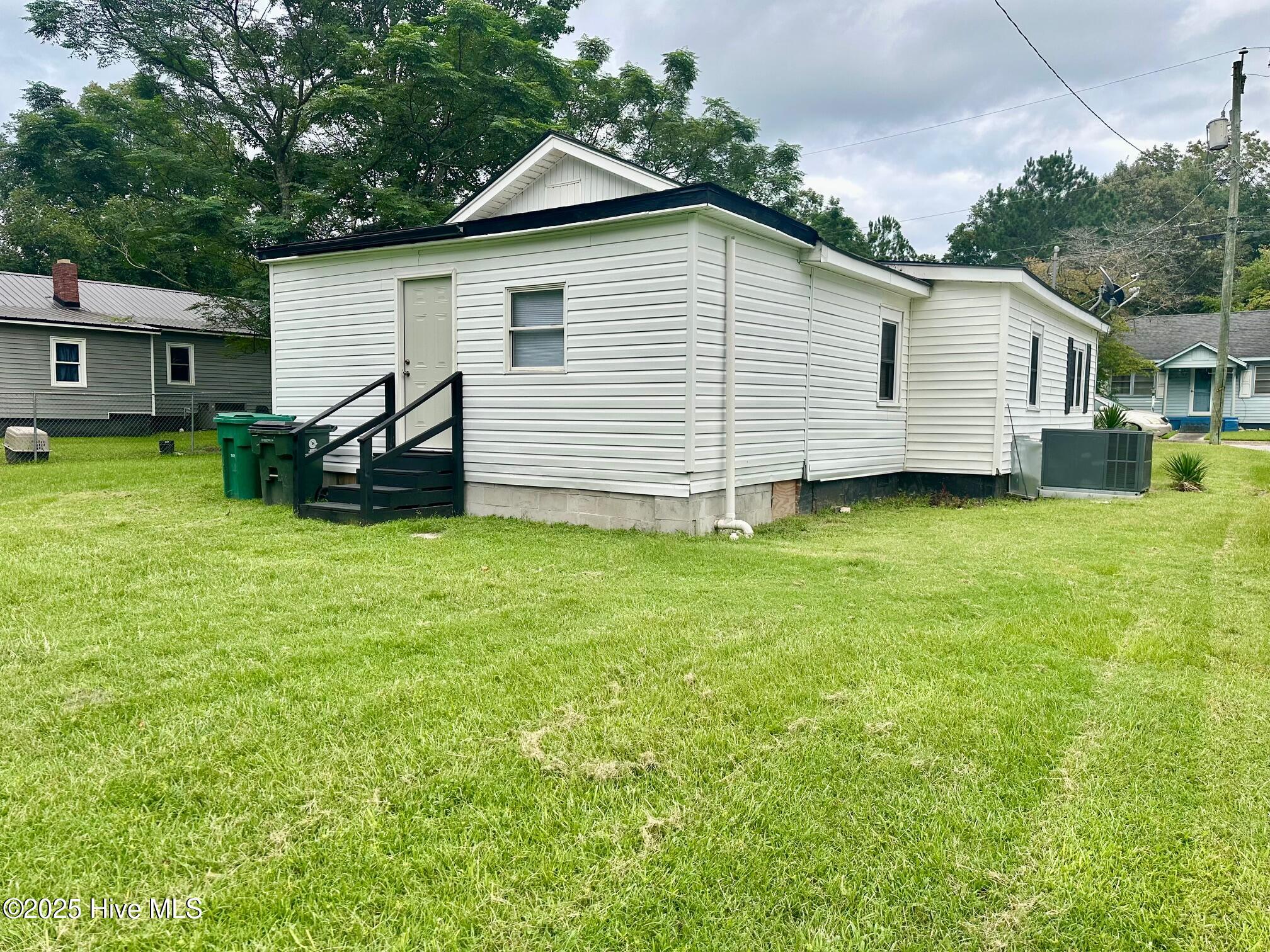 Homes for sale in Williamston, NC | 118 Hill St, Williamston, NC 27892 | MLS# 100527518