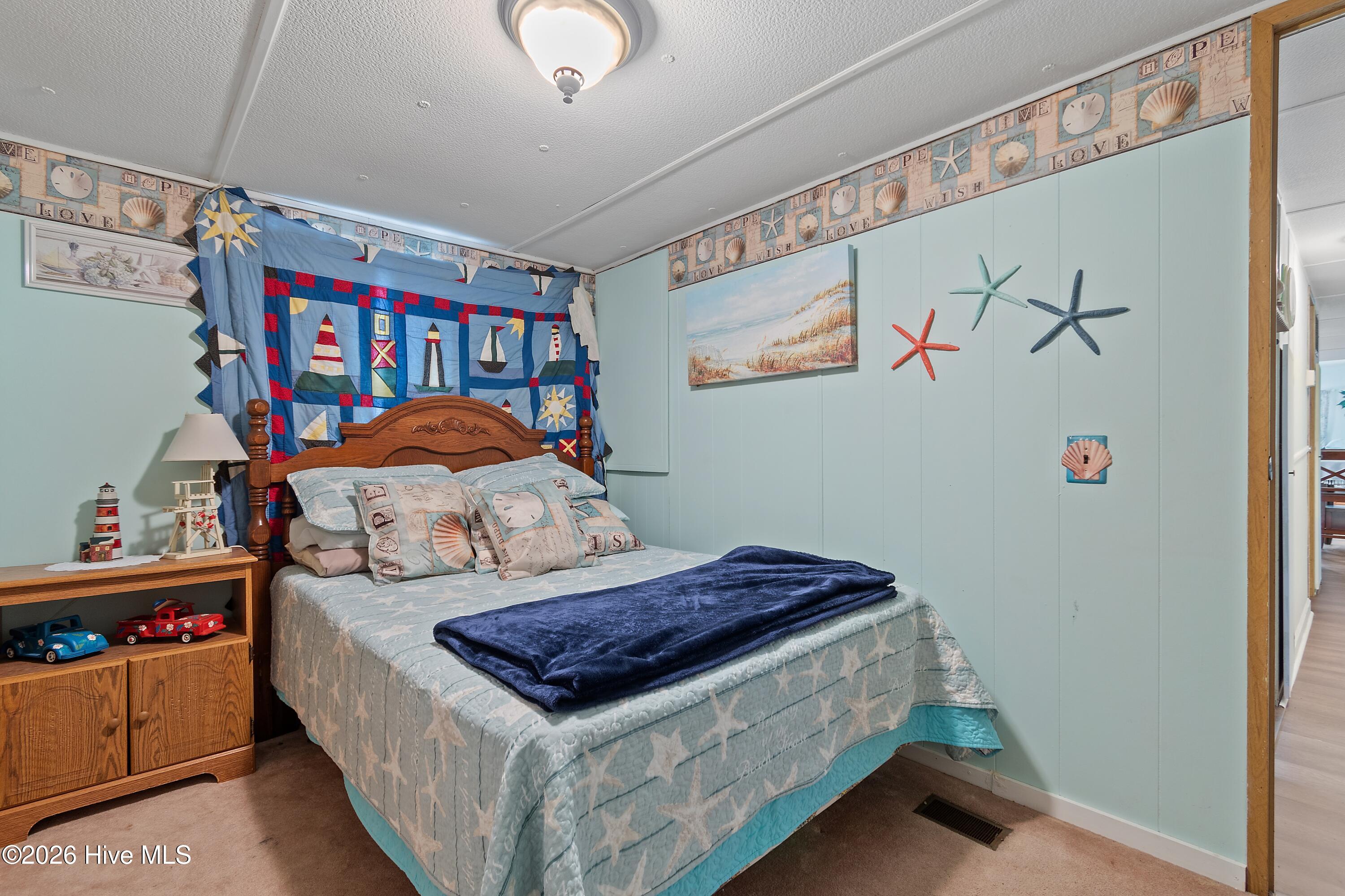 100563762 | Photo 25