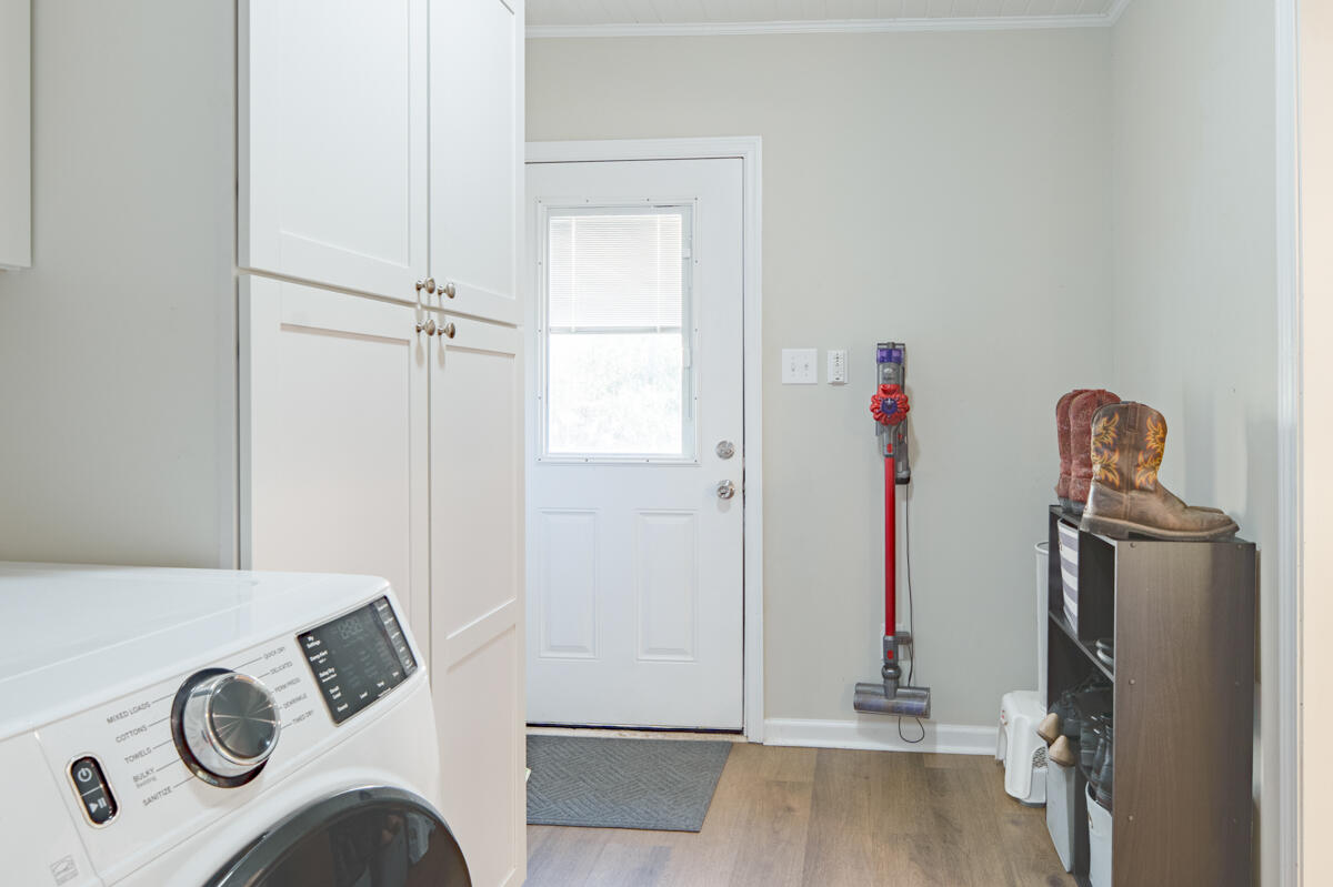 1877 Laundry 4 WEB
