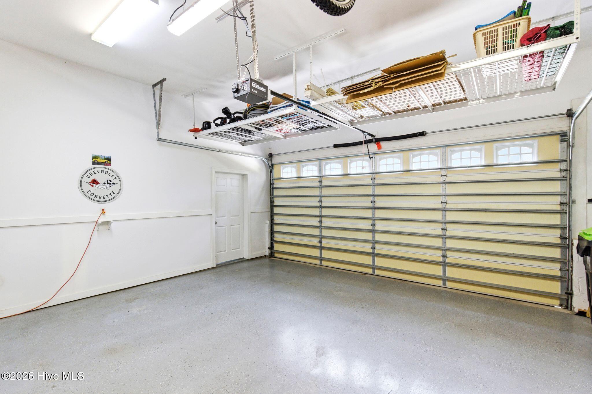 100564231 | Photo 53